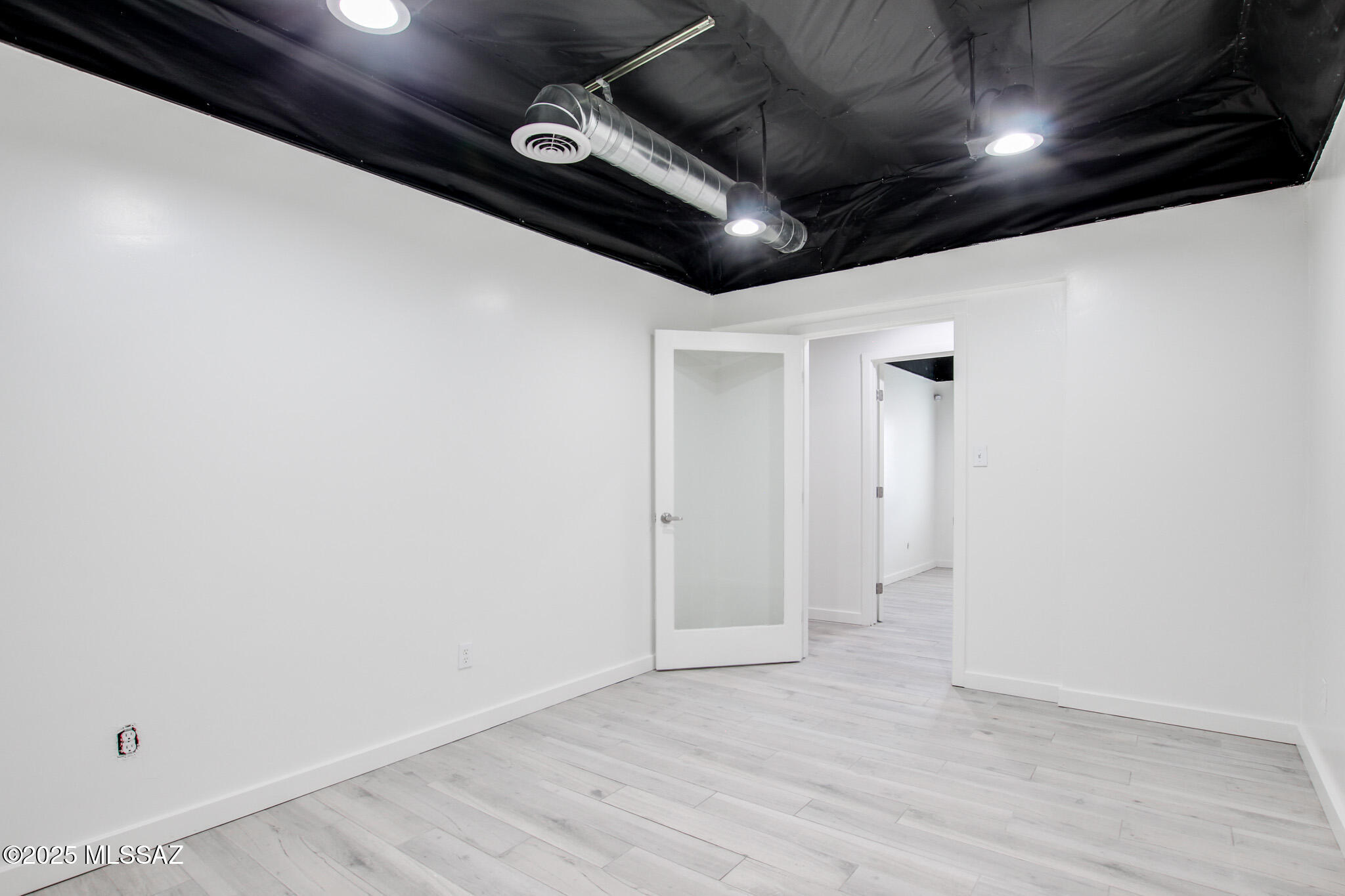 3219 N Flowing Wells Road