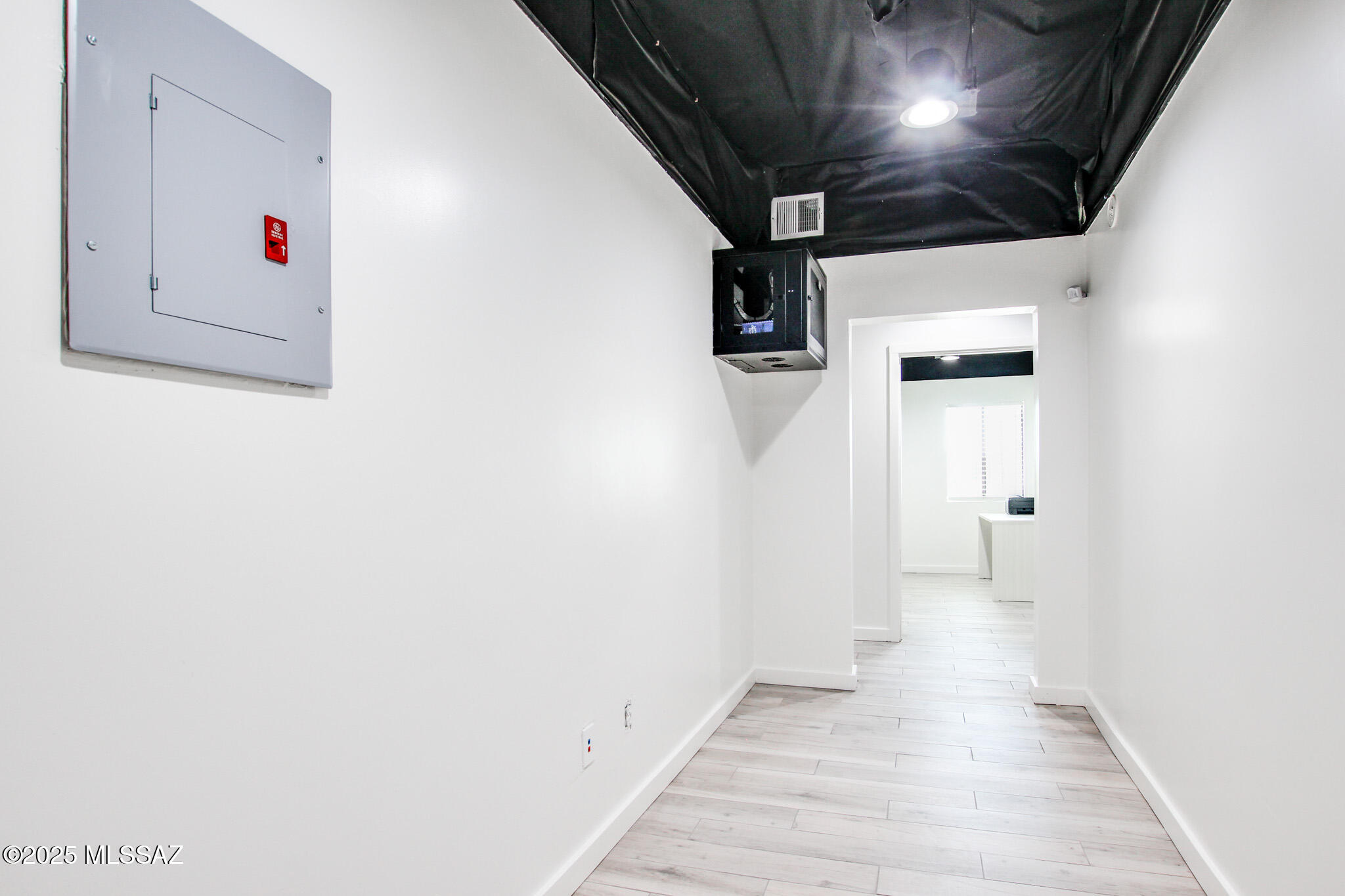 3219 N Flowing Wells Road