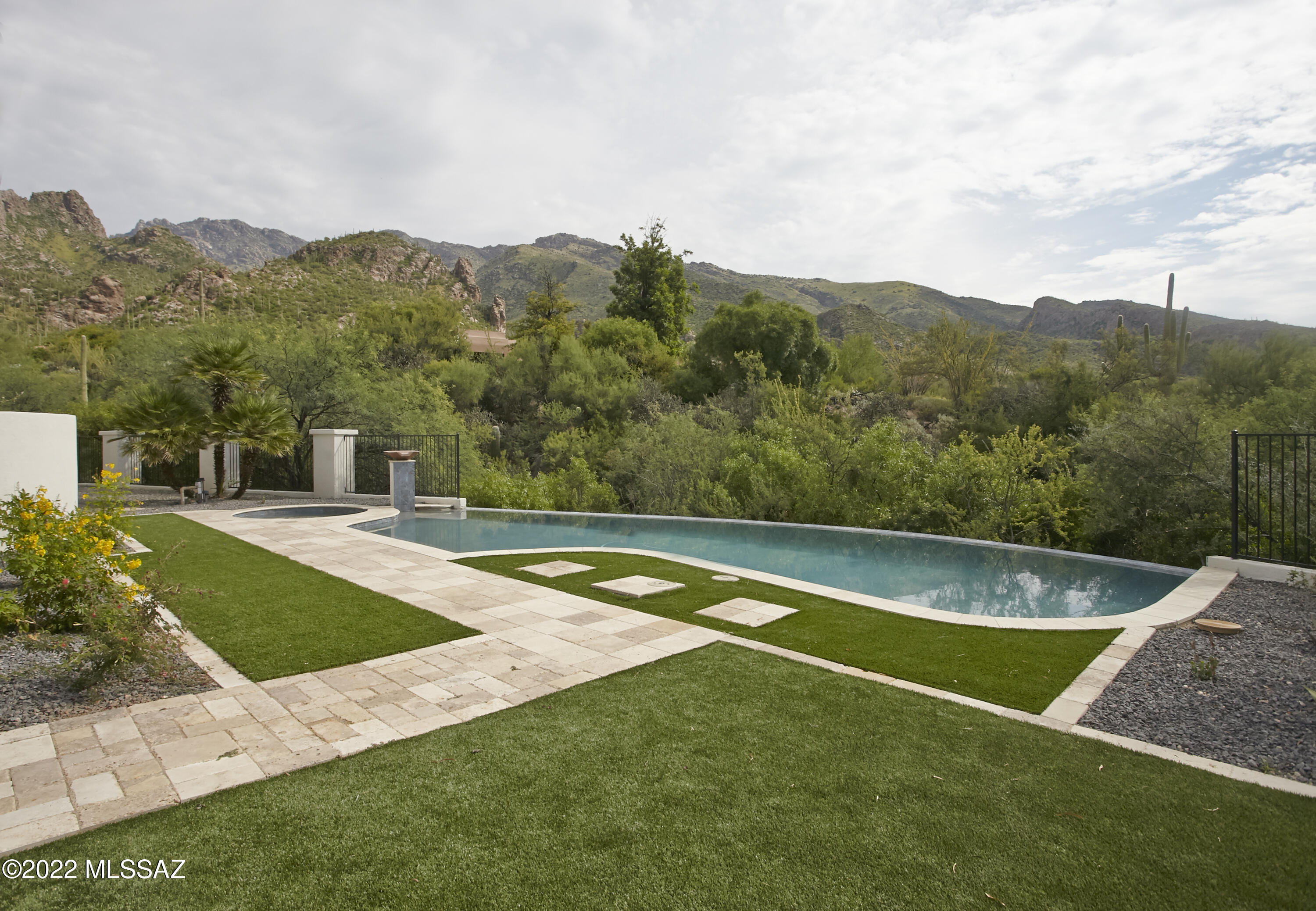 Finisterra (1-210) - Residential
