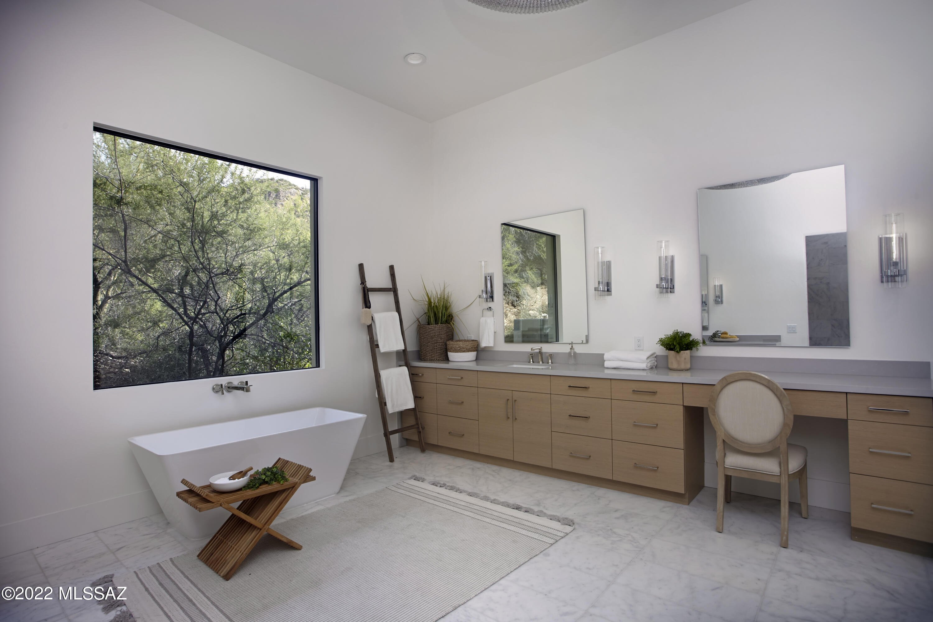 Finisterra (1-210) - Residential