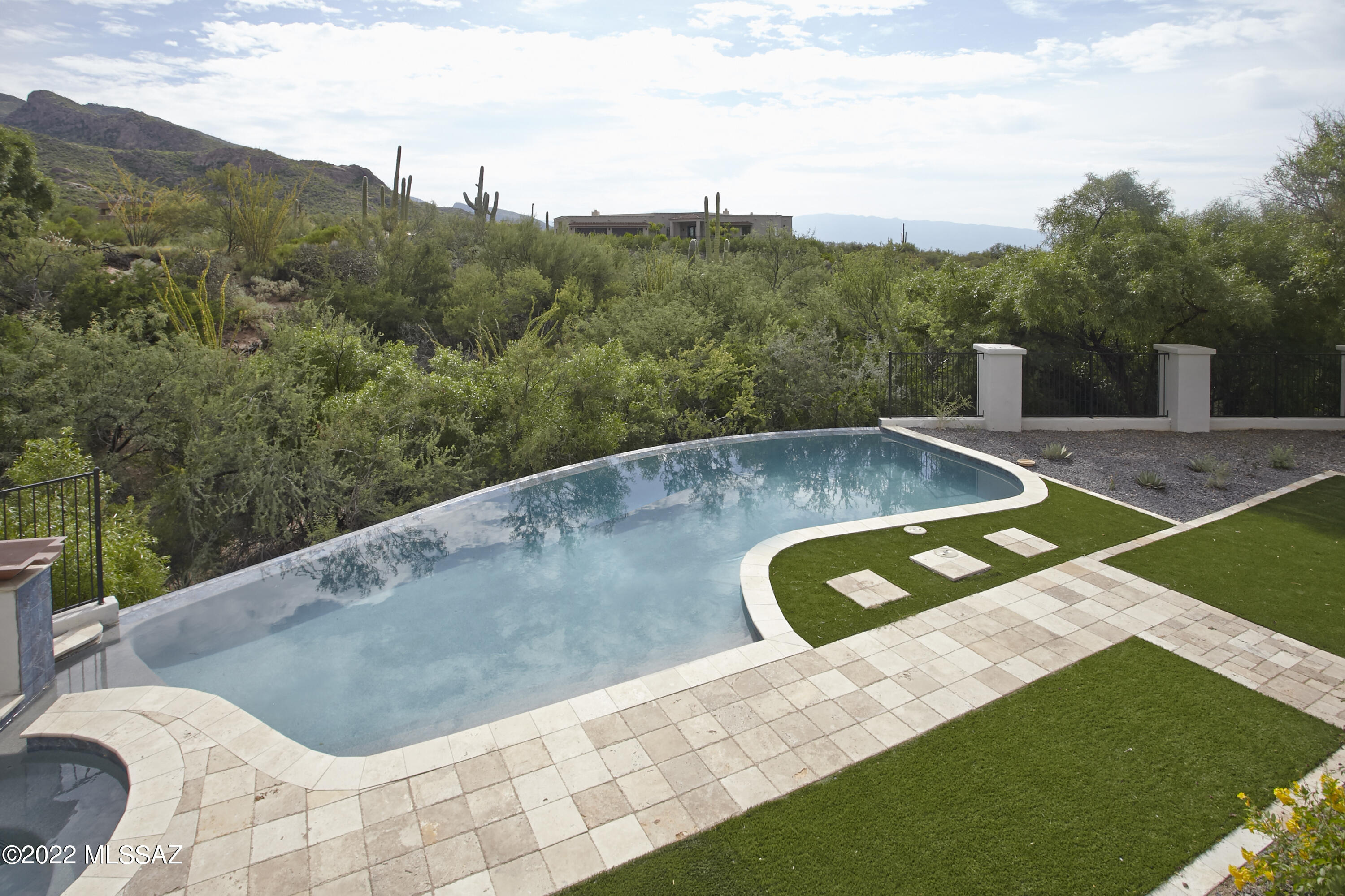 Finisterra (1-210) - Residential