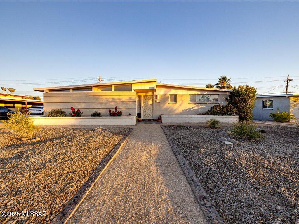 1145 W Wheatridge Drive