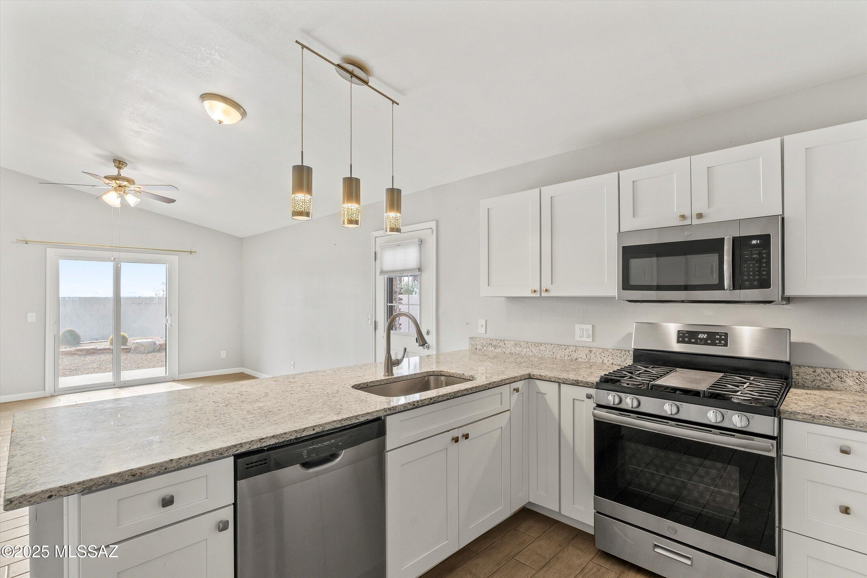 13201 N Classic Overlook Court