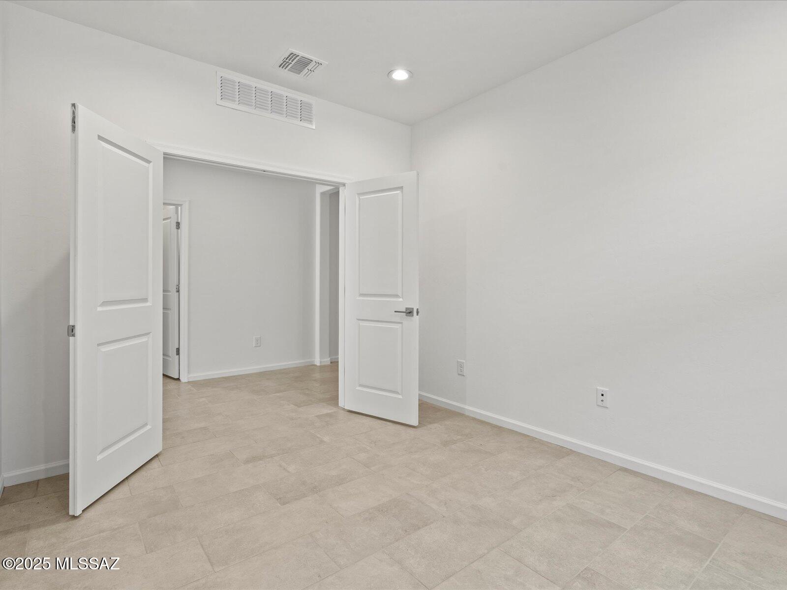 271 N Sunny Cove Place