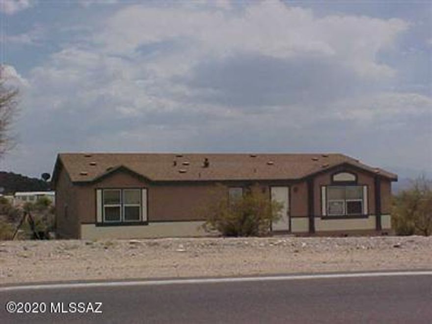 MOUNTAIN VIEWS.  NO REAR NEIGHBORS,  CLOSE TO FREEWAY. All appliances convey.