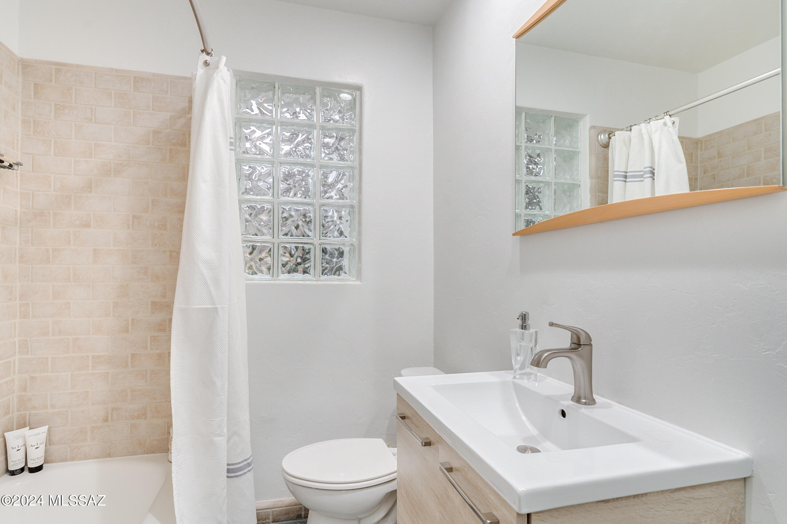 El Encanto Estates - Residential Lease