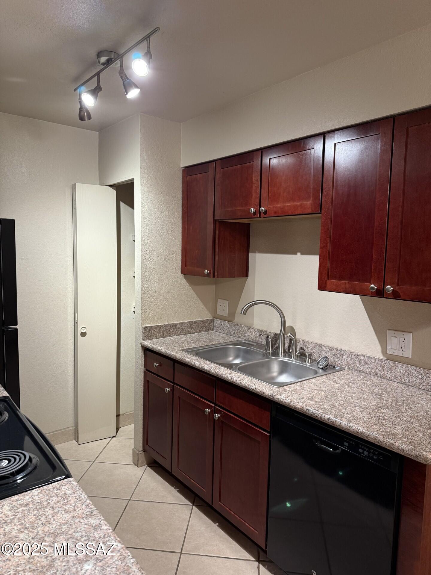 3357 N Country Club Road APT 21