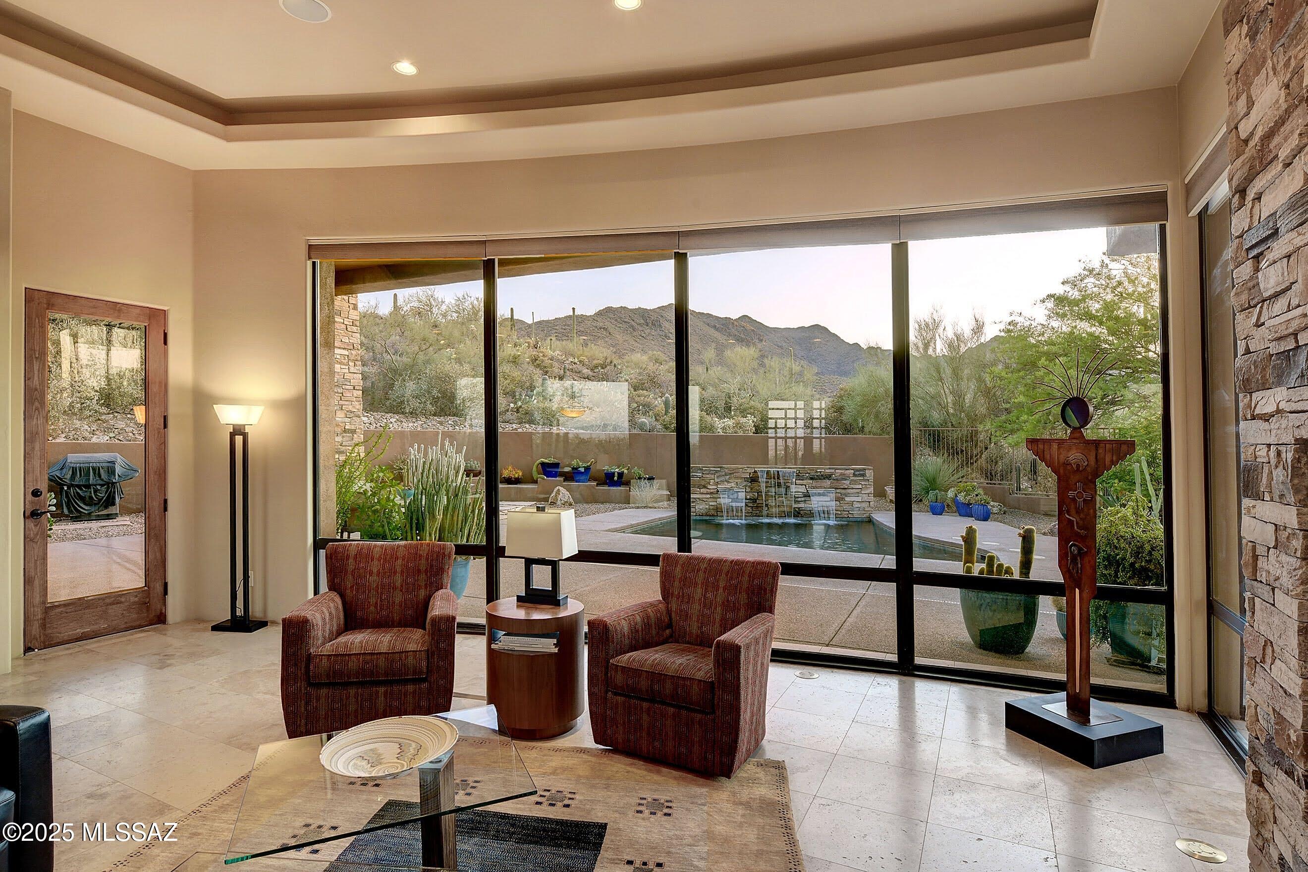 5254 W Saguaro Cliffs Drive