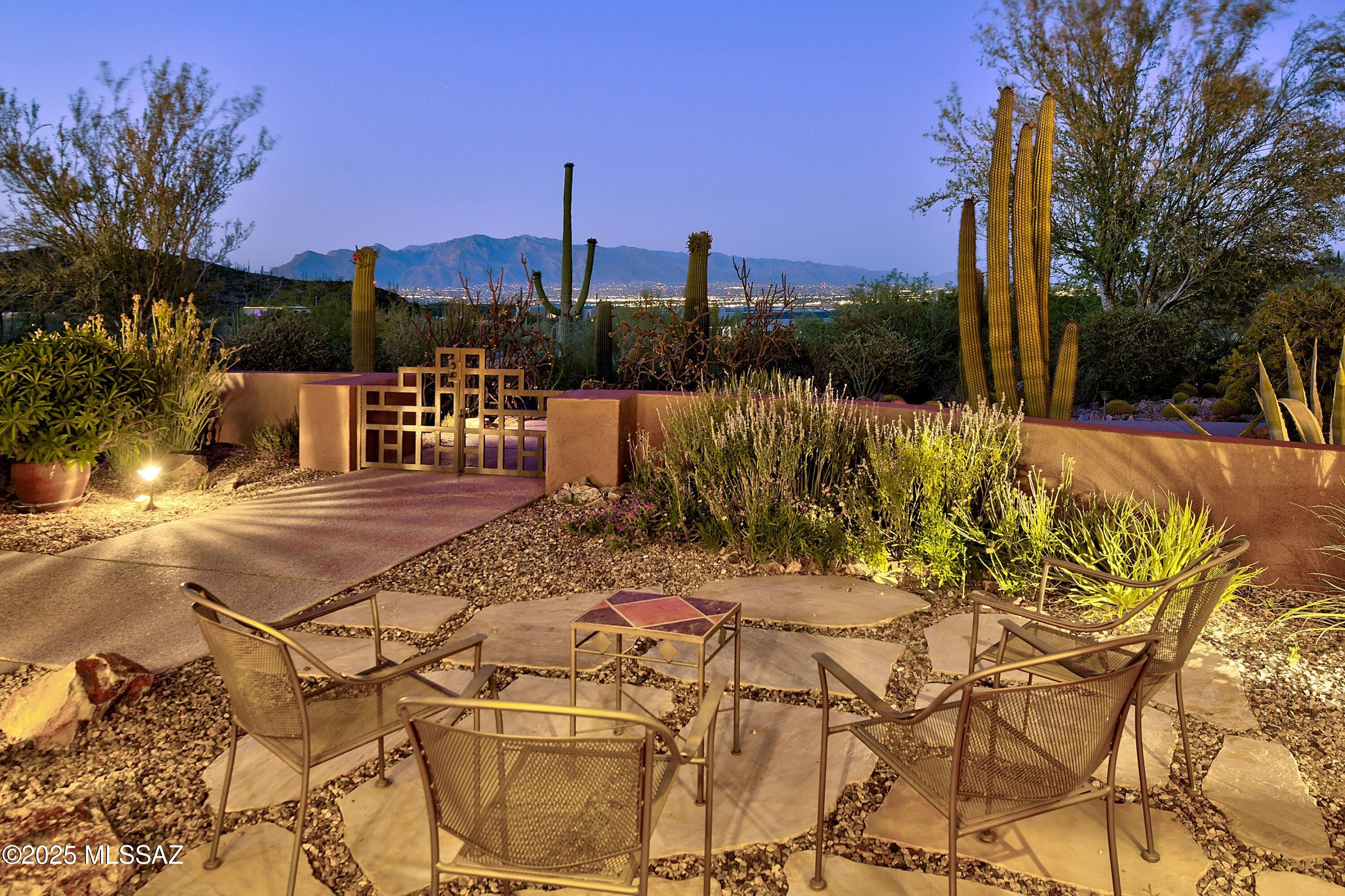 5254 W Saguaro Cliffs Drive