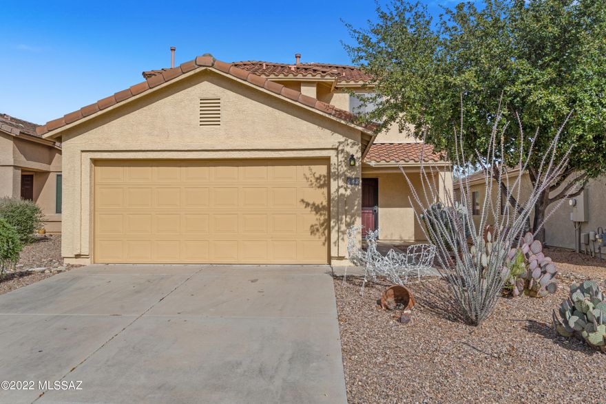 Range Priced 300 to 315. Seller will counter or accept all offers in the range. MOVE IN READY charmer in the heart of Sahuarita! Well-maintained 4 bed/2bath popular floorplan boasts a first floor master suite, large living/dining area and an upstairs oversized loft along with generous sized bedrooms. Community park includes walking trail, ramadas, BBQs, grass field and basketball court. Conveniently located minutes to shopping, restaurants and I-19. This one won't last!