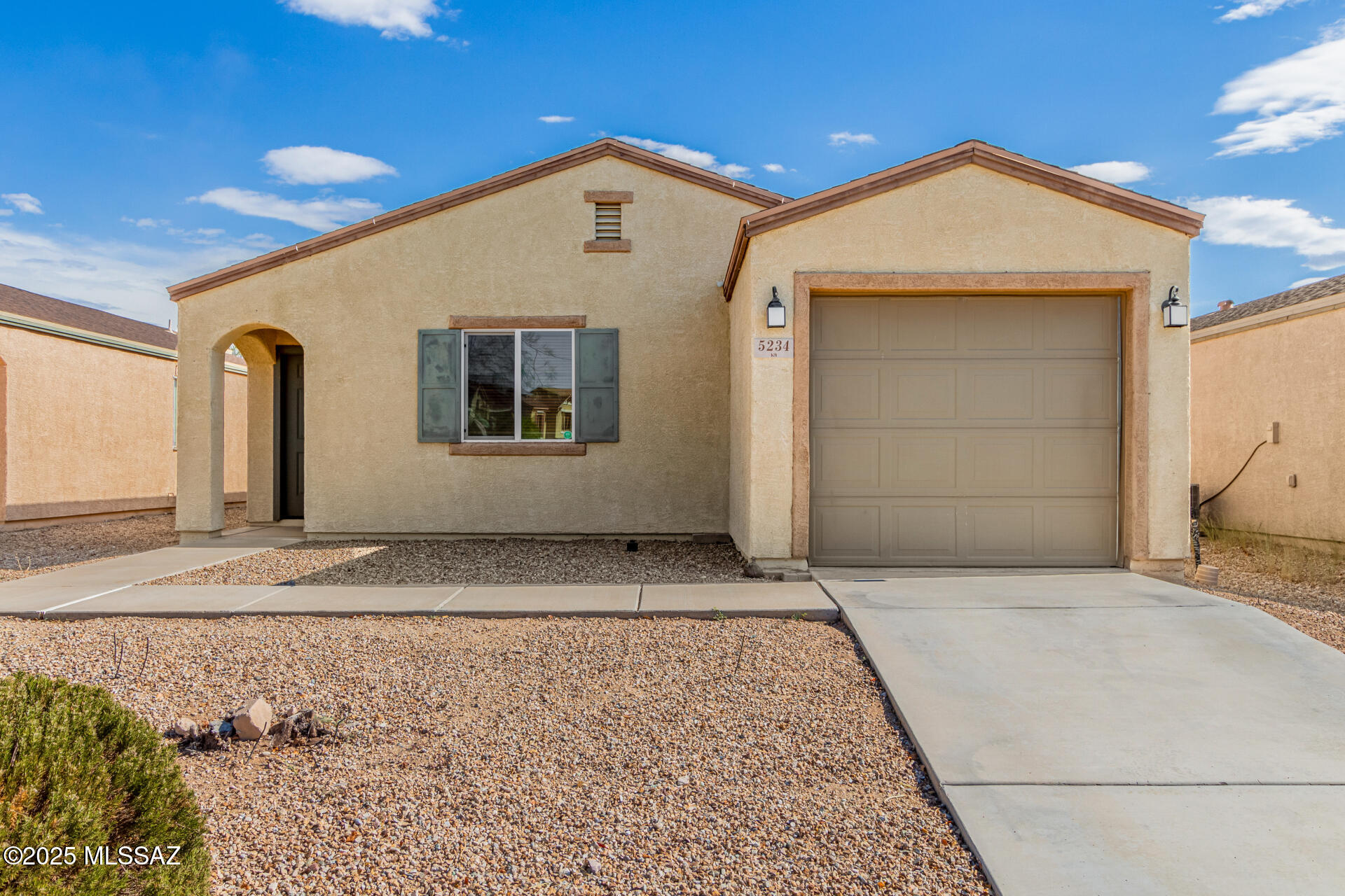5234 E Desert Straw Lane