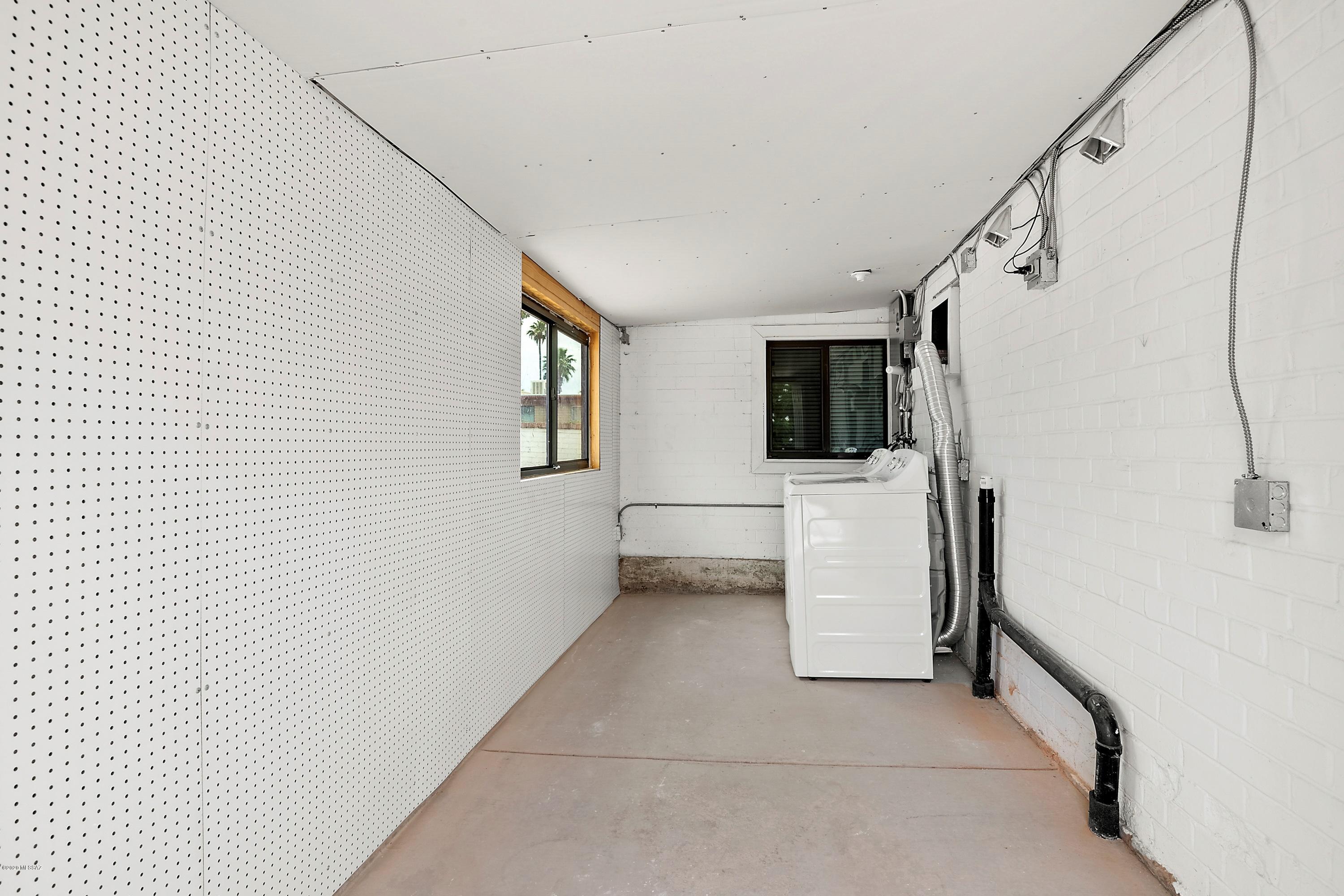 University Home Addition - Residential Lease