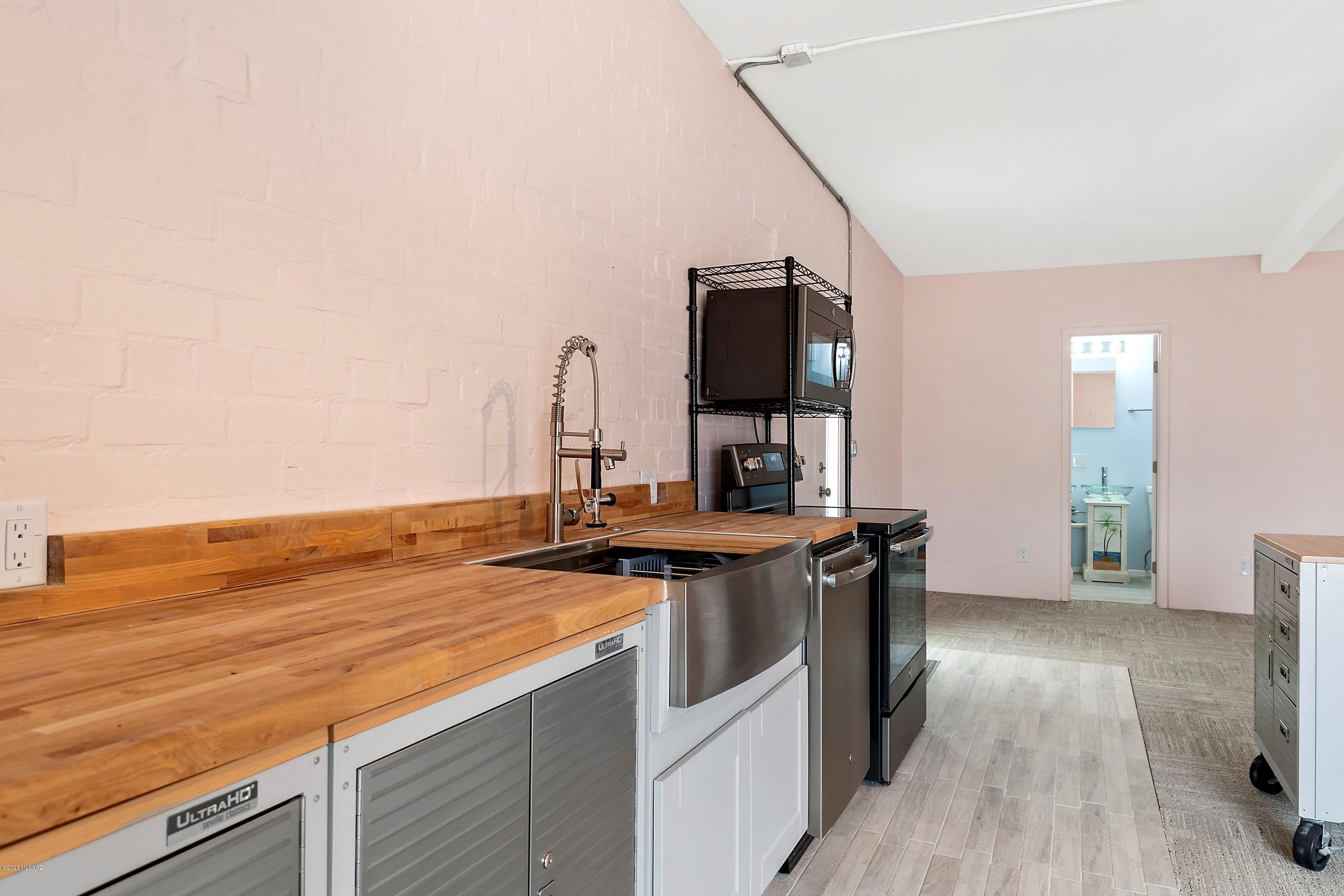 University Home Addition - Residential Lease