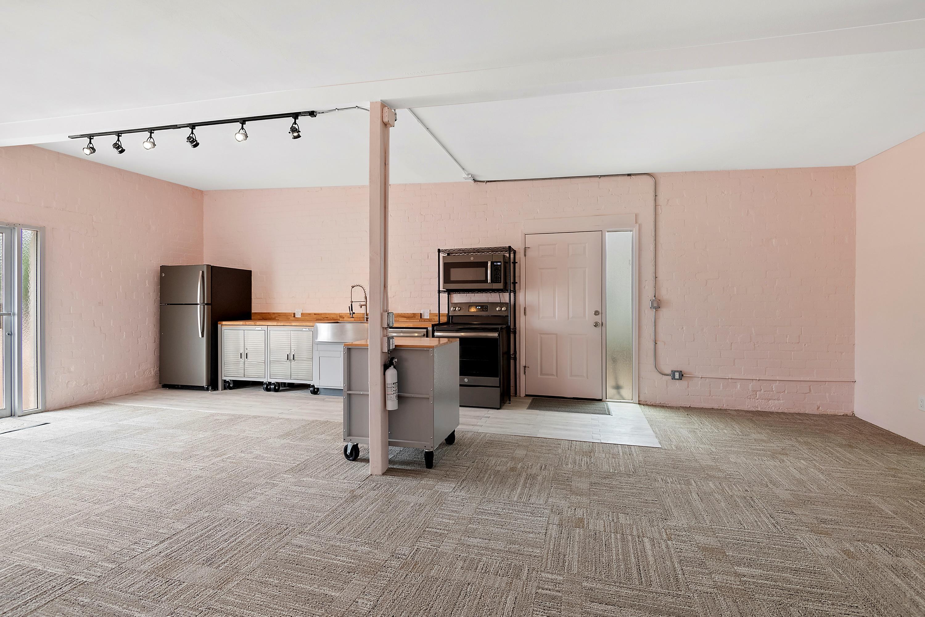 University Home Addition - Residential Lease