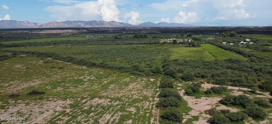Approx 30 acres farm fields with irrigation wells. Great equestrian riding area or birding in the San Pedro.