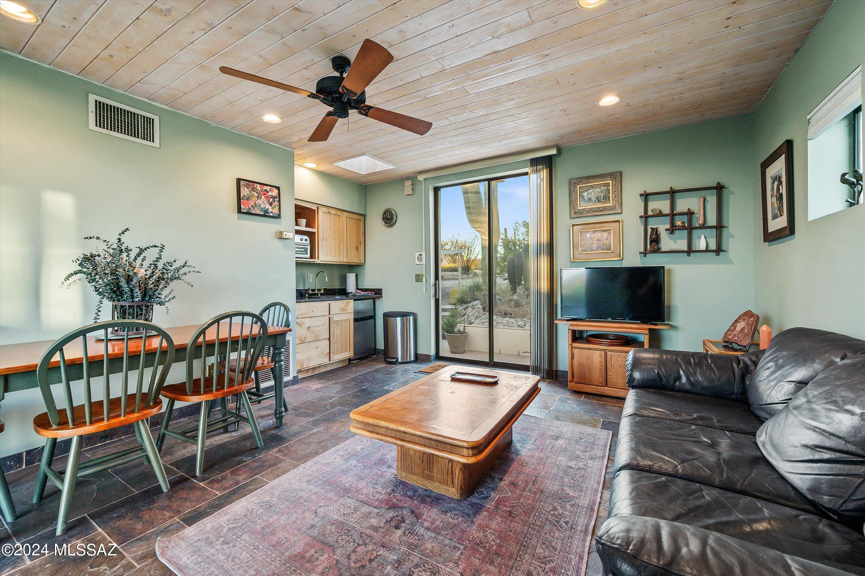 La Cholla Airpark - Residential