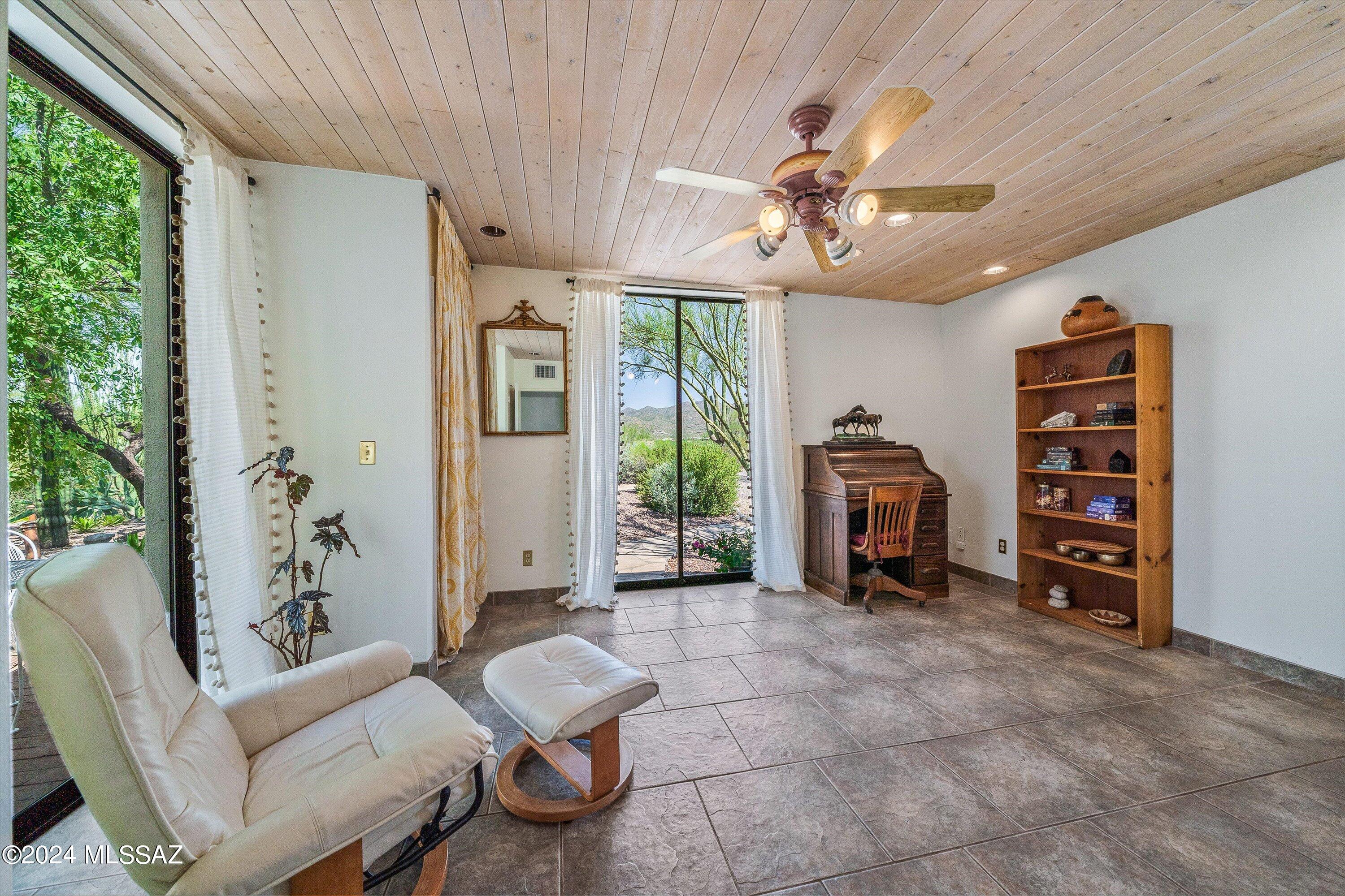 La Cholla Airpark - Residential