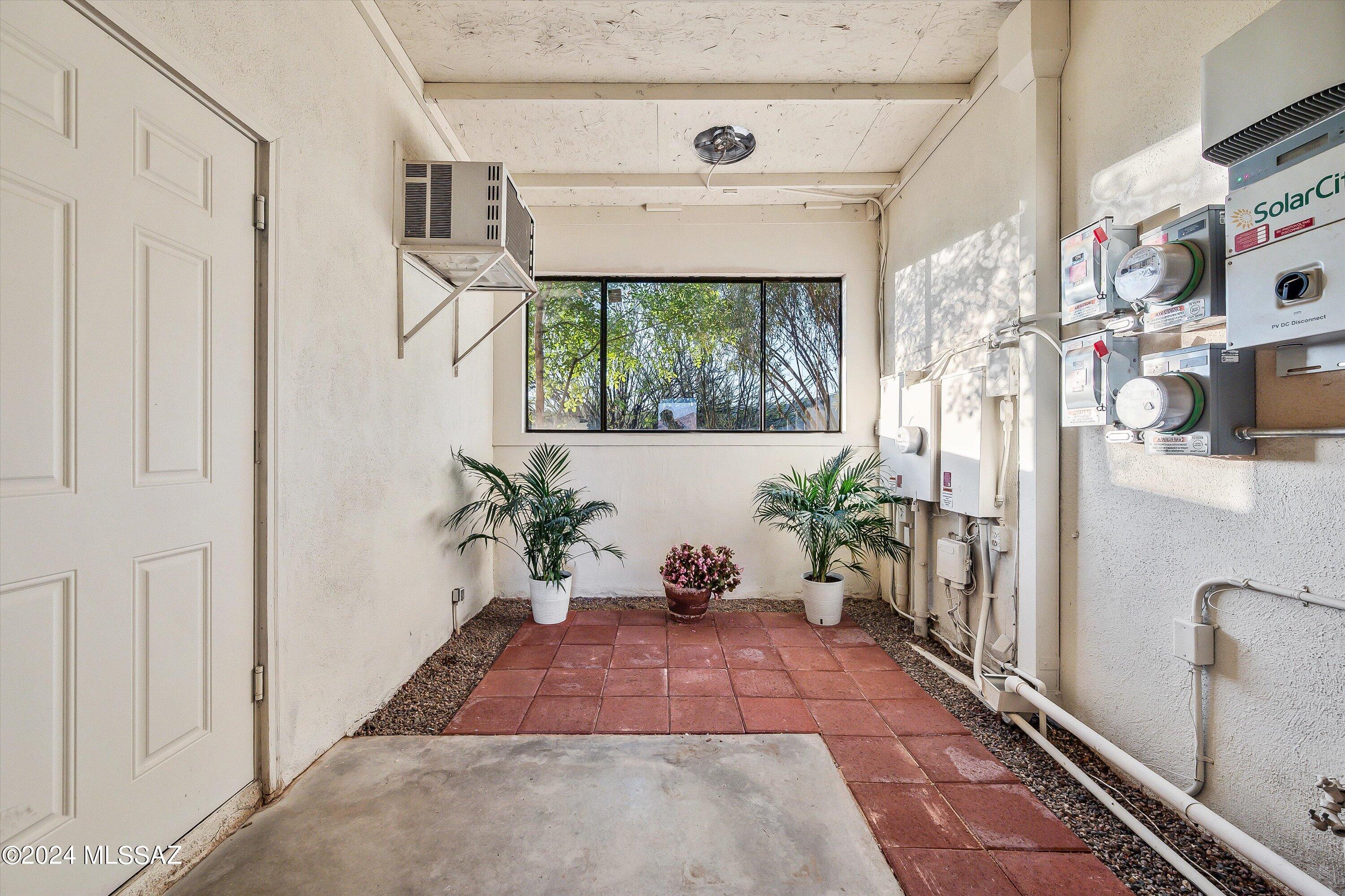 La Cholla Airpark - Residential
