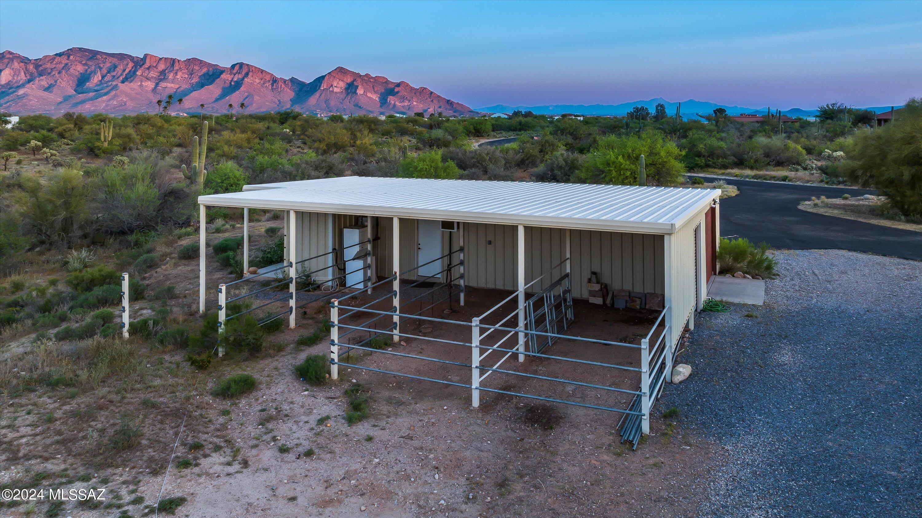 La Cholla Airpark - Residential