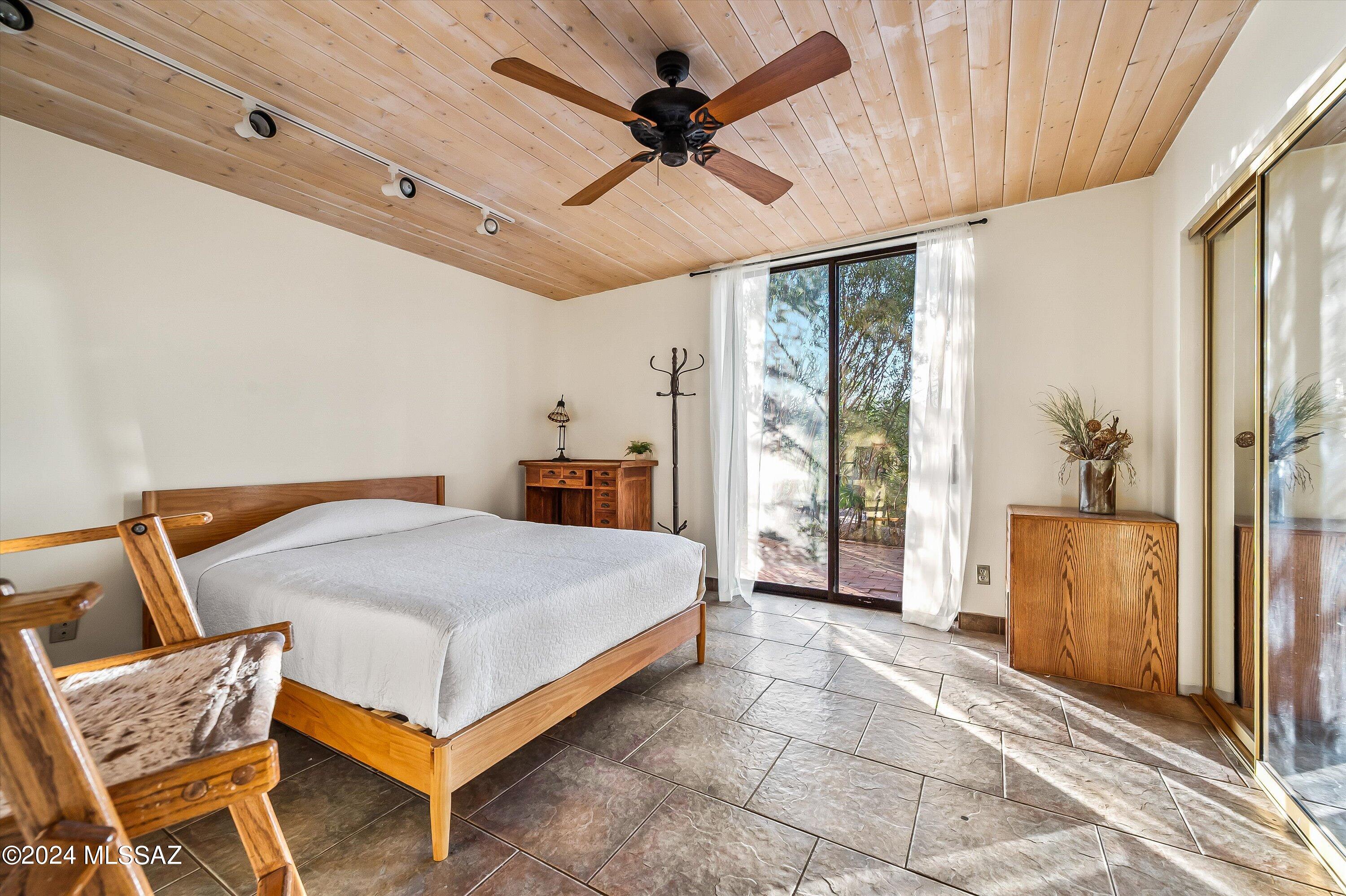 La Cholla Airpark - Residential