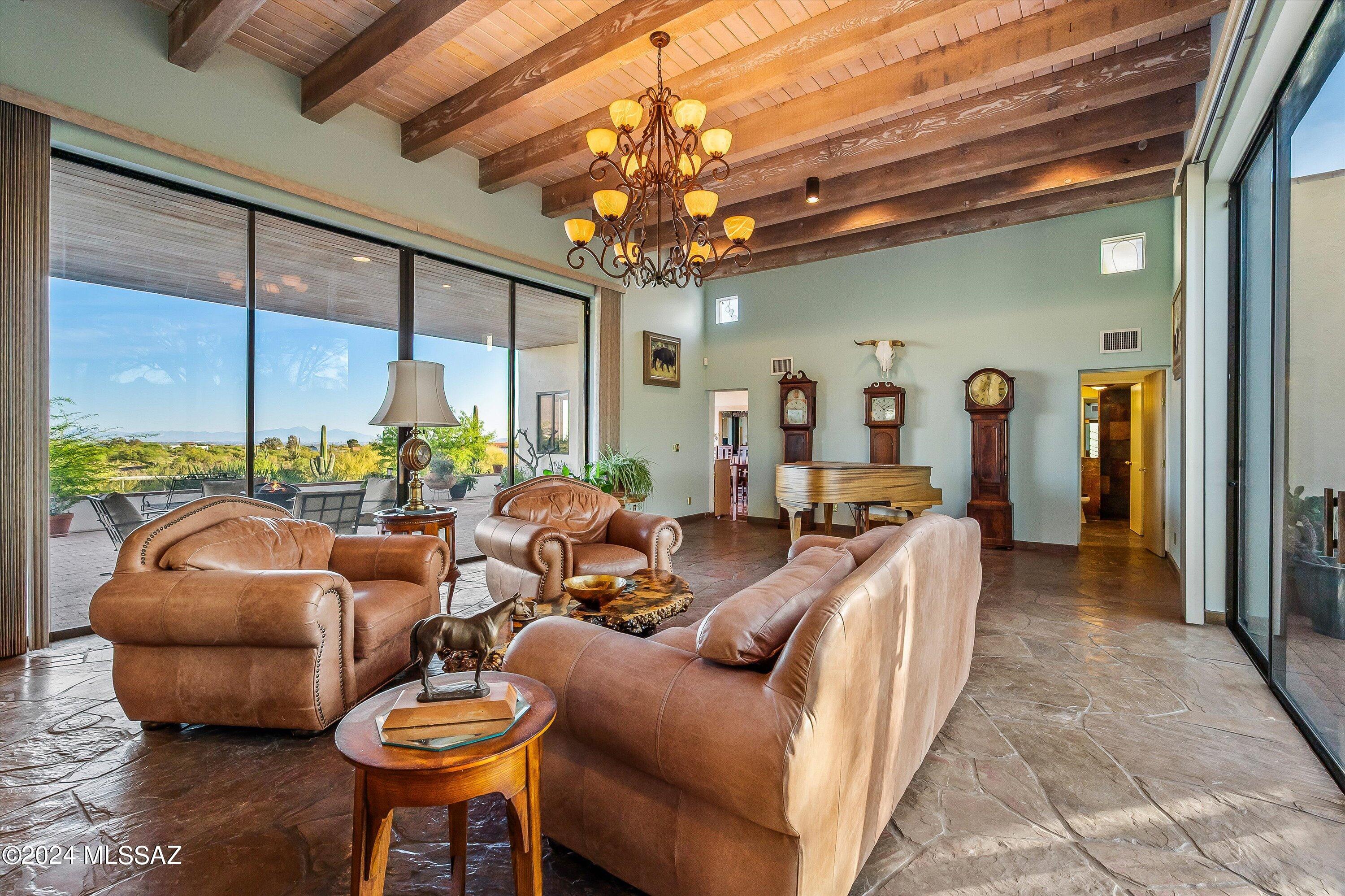 La Cholla Airpark - Residential