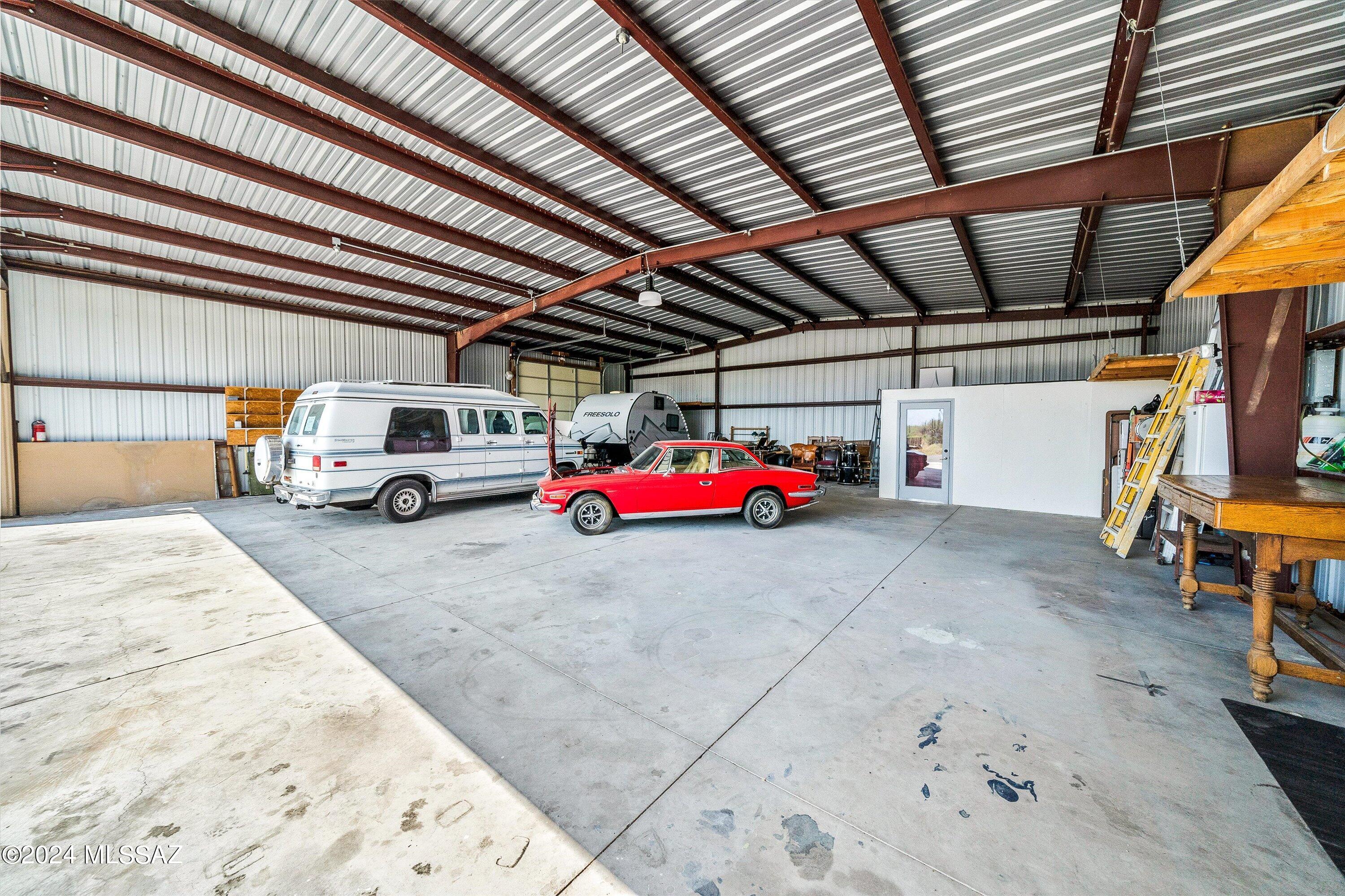 La Cholla Airpark - Residential