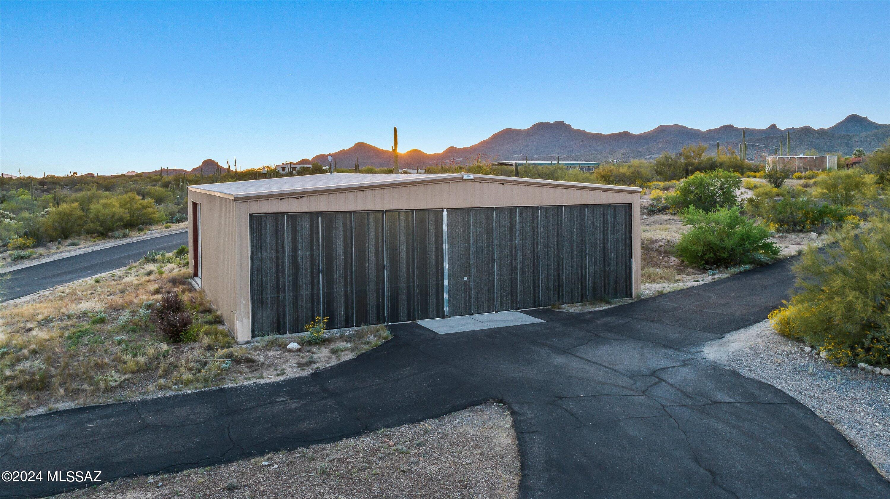 La Cholla Airpark - Residential
