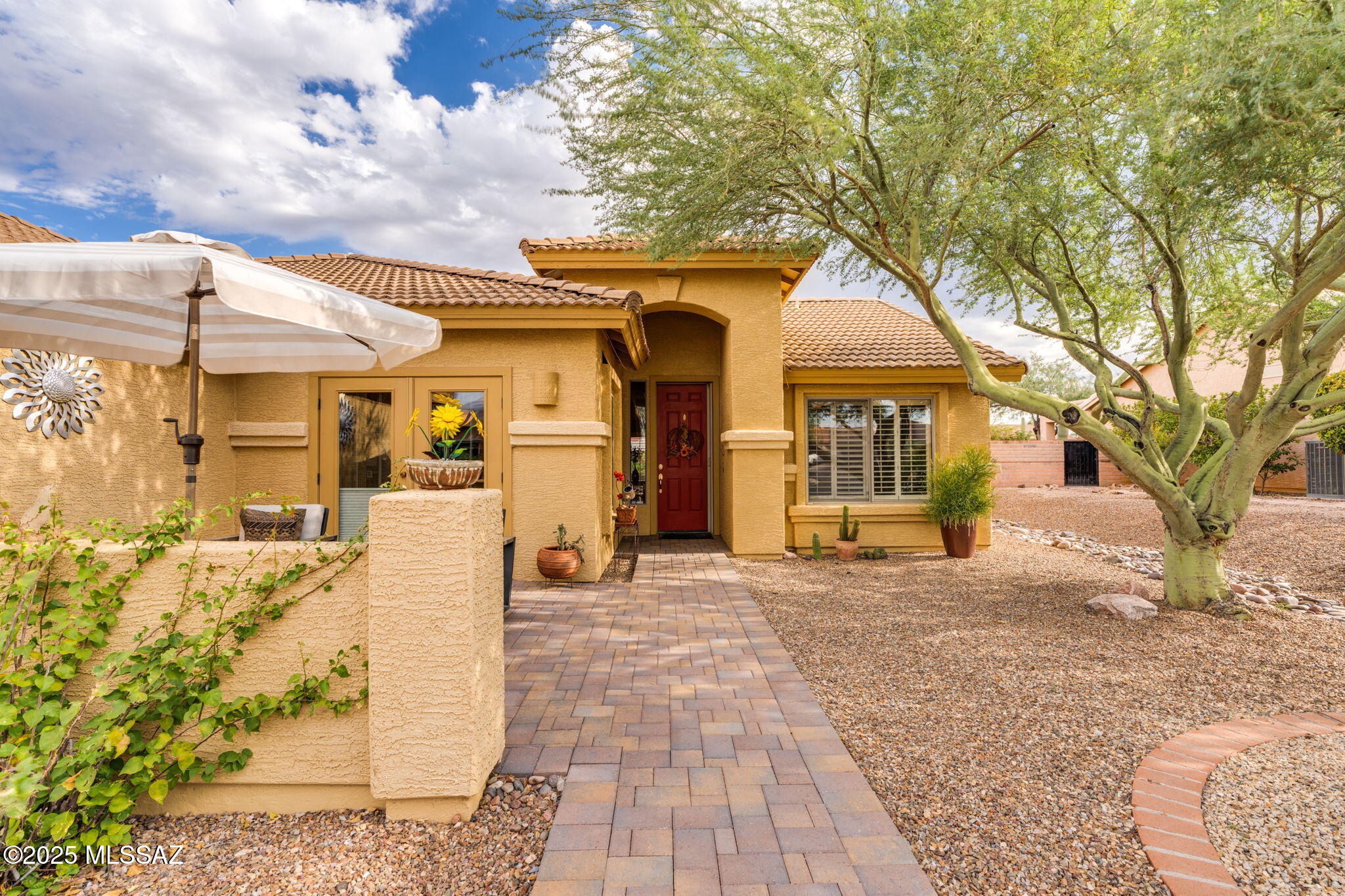 1821 E Redstart Road