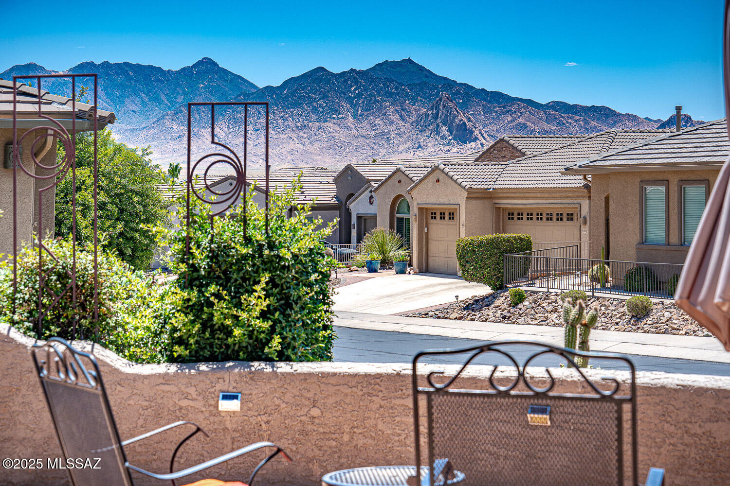 2048 W Cactus Run Drive