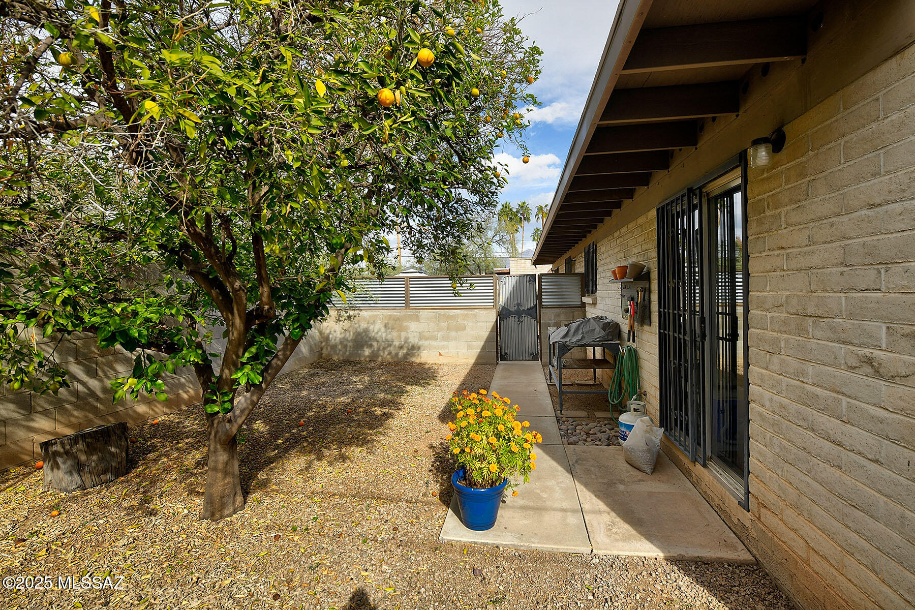 1661&1663 N Catalina Avenue