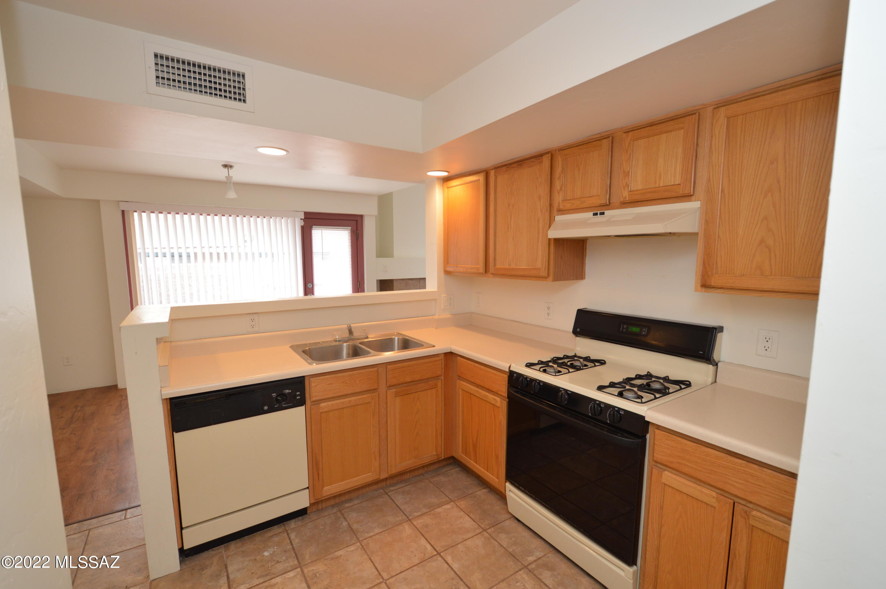 Country Club At The River (1-32) - Residential Lease
