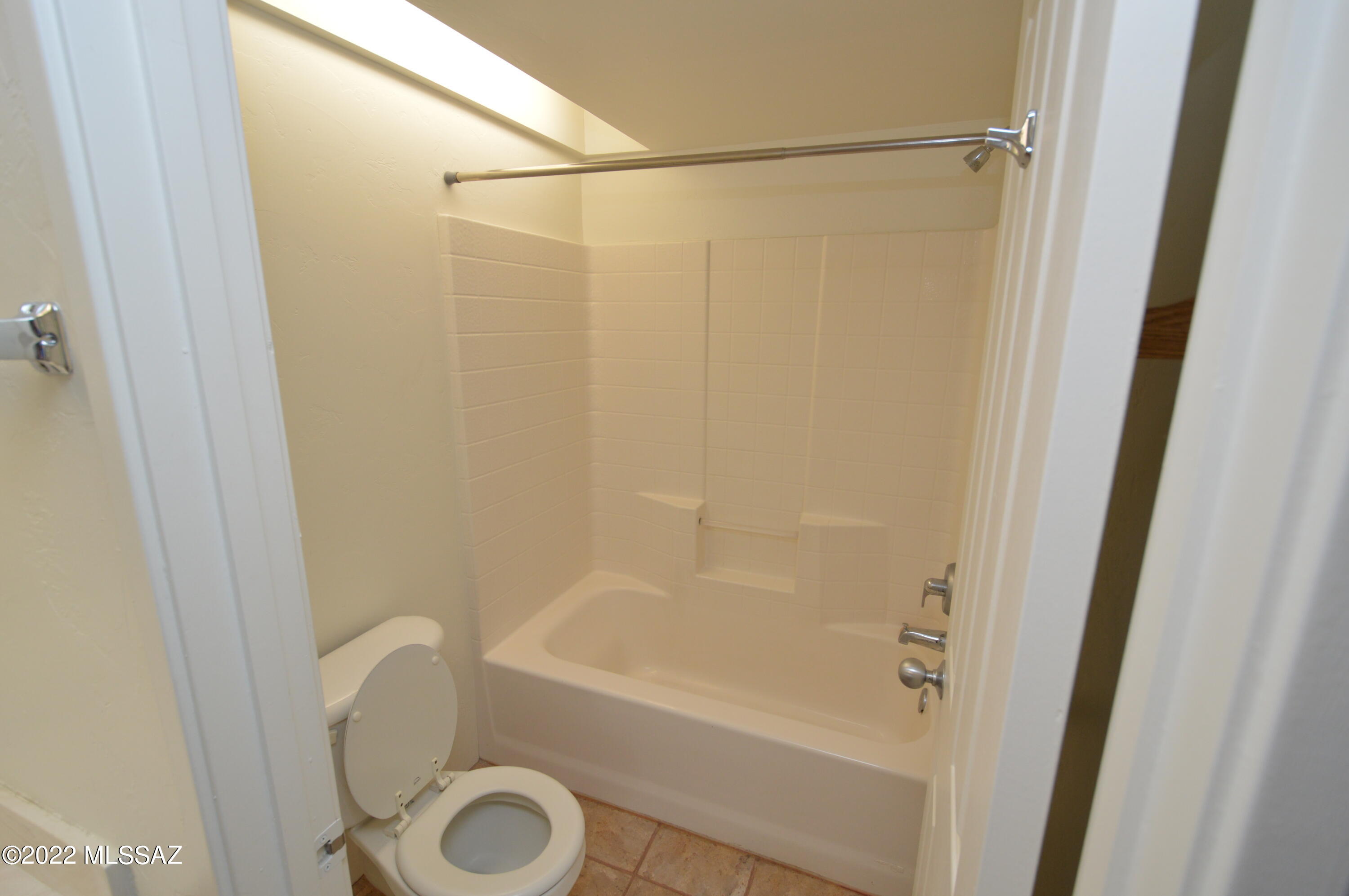 Country Club At The River (1-32) - Residential Lease
