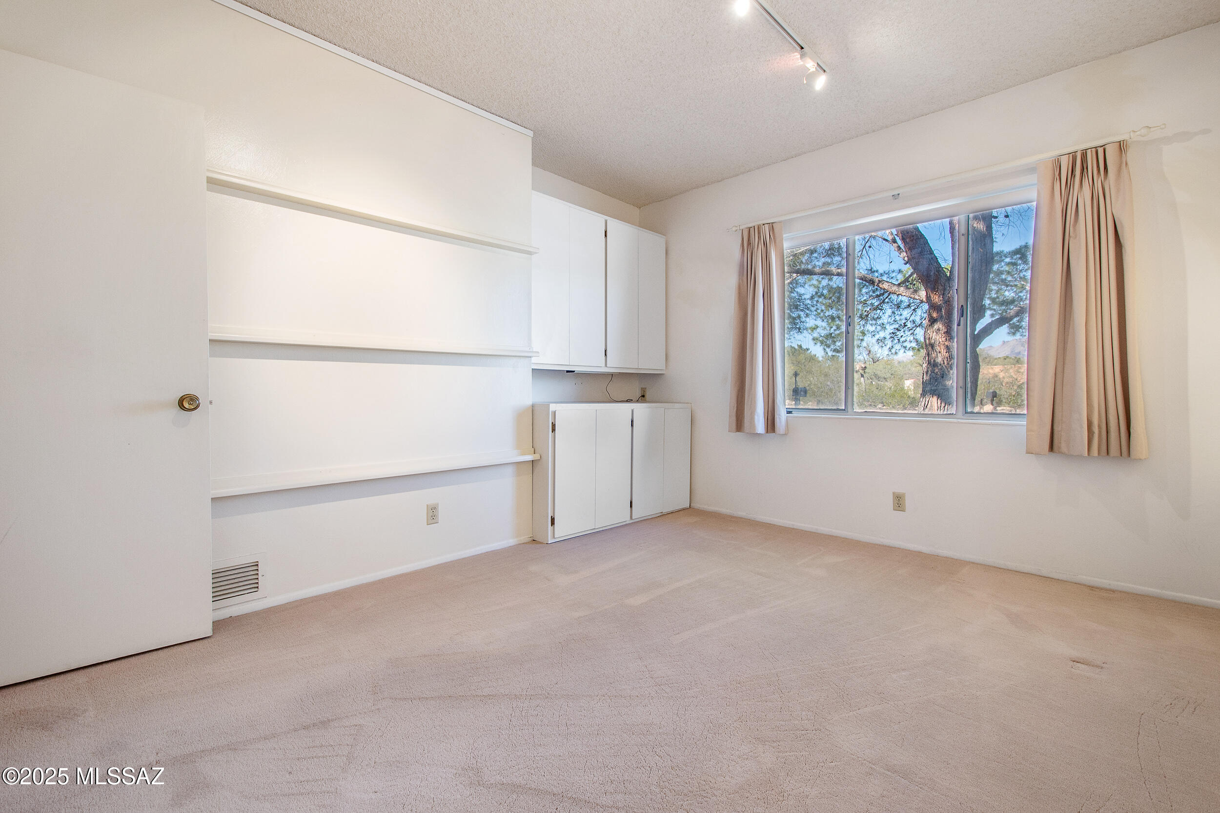 Country Club Estates NO. 3 (1-25) - Residential