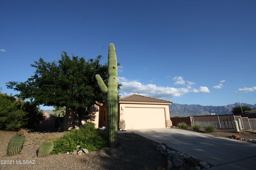 Fabulous 2bdr/2ba home w/Den in Eaglecrest Ranch community!
This home is a ''MUST'' see.
The backyard features a sparkling pool, covered patio, and stunning mountain views!
The Den is off the living room w/French doors and can easily be used as an office or a third bedroom.
Split bedroom floorplan, ceiling fans, two-car garage and more!
This beautiful home won't last long.