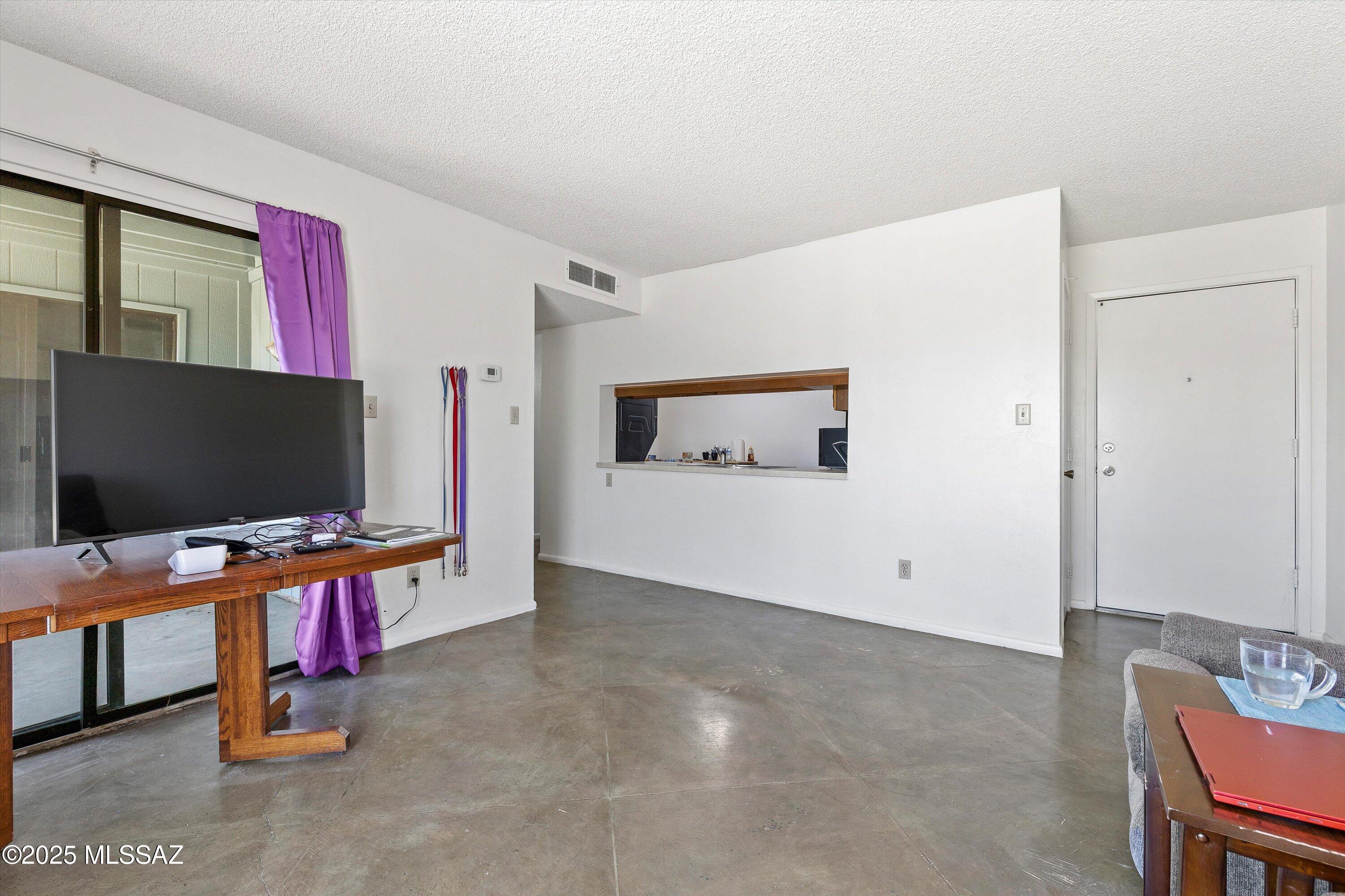 1530 S Columbus Boulevard # 3