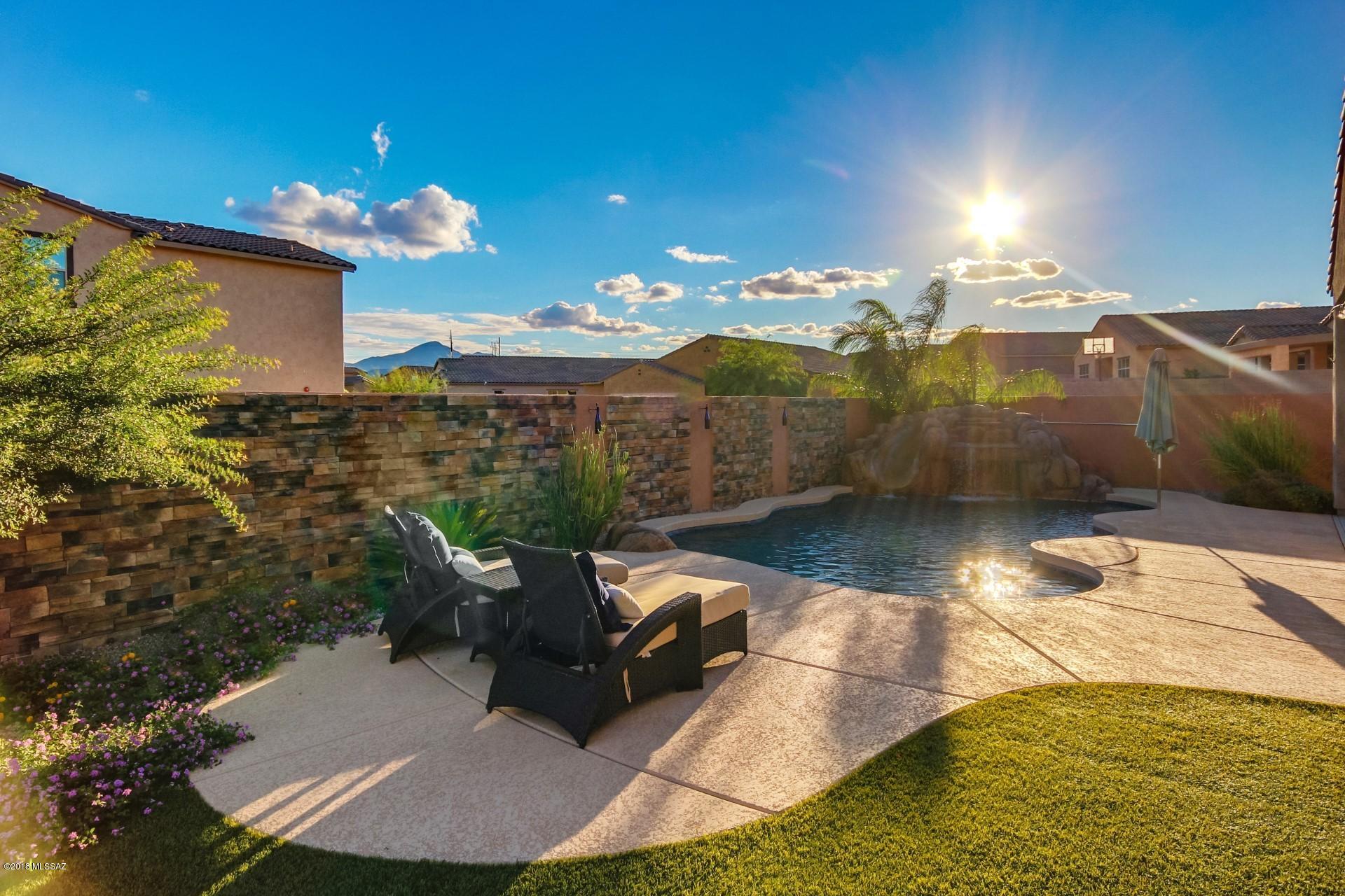 Silverbell West R-10 SQ20140800103 - Residential