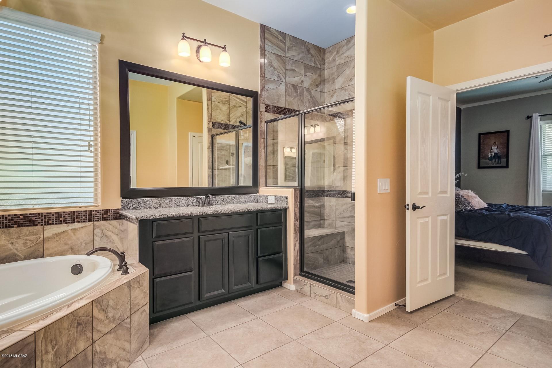 Silverbell West R-10 SQ20140800103 - Residential