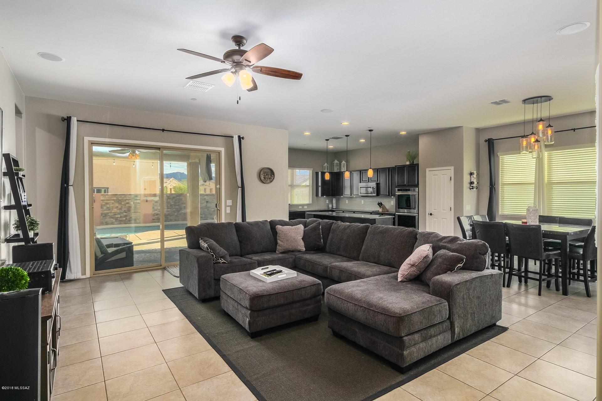 Silverbell West R-10 SQ20140800103 - Residential