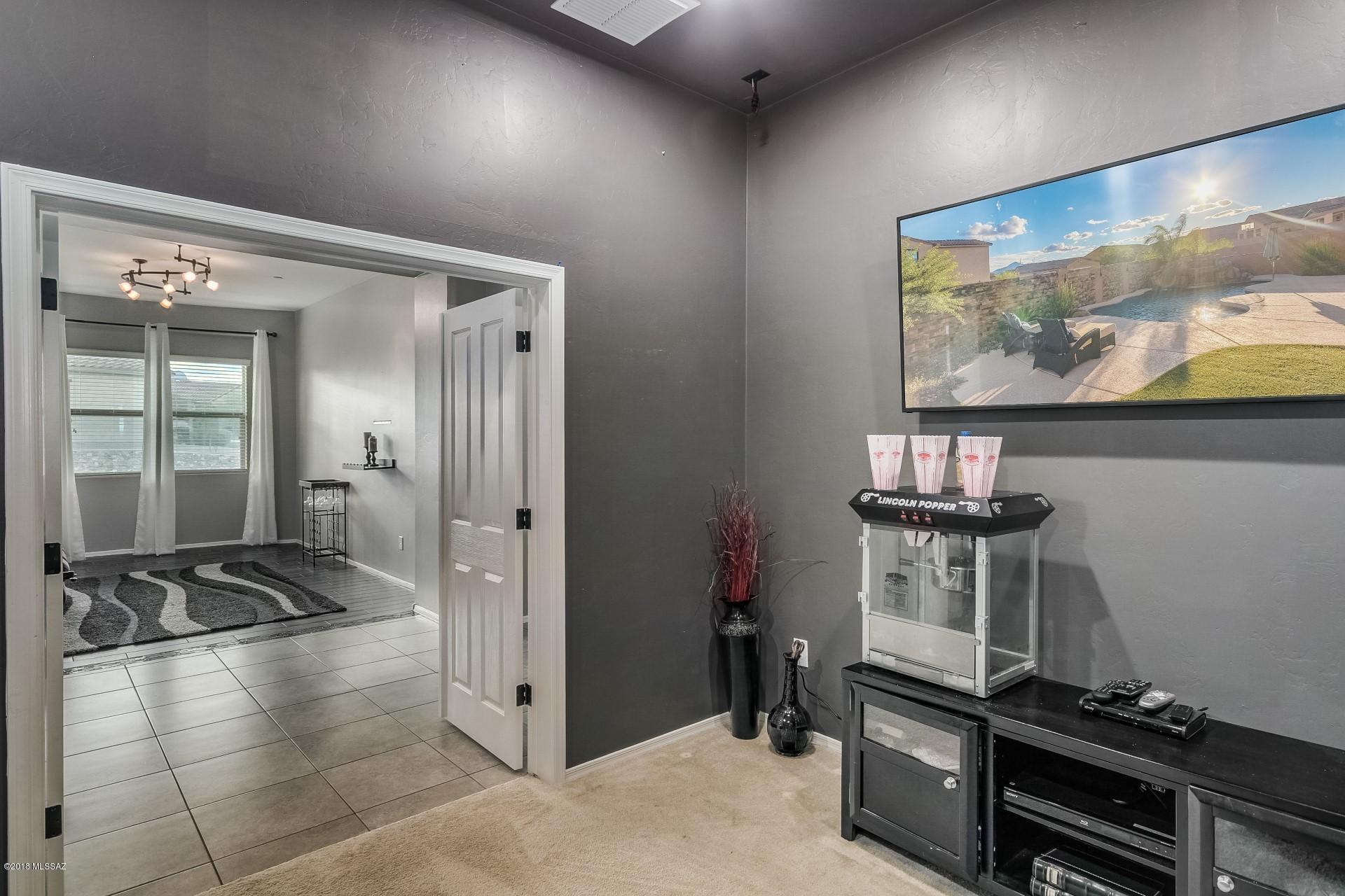 Silverbell West R-10 SQ20140800103 - Residential
