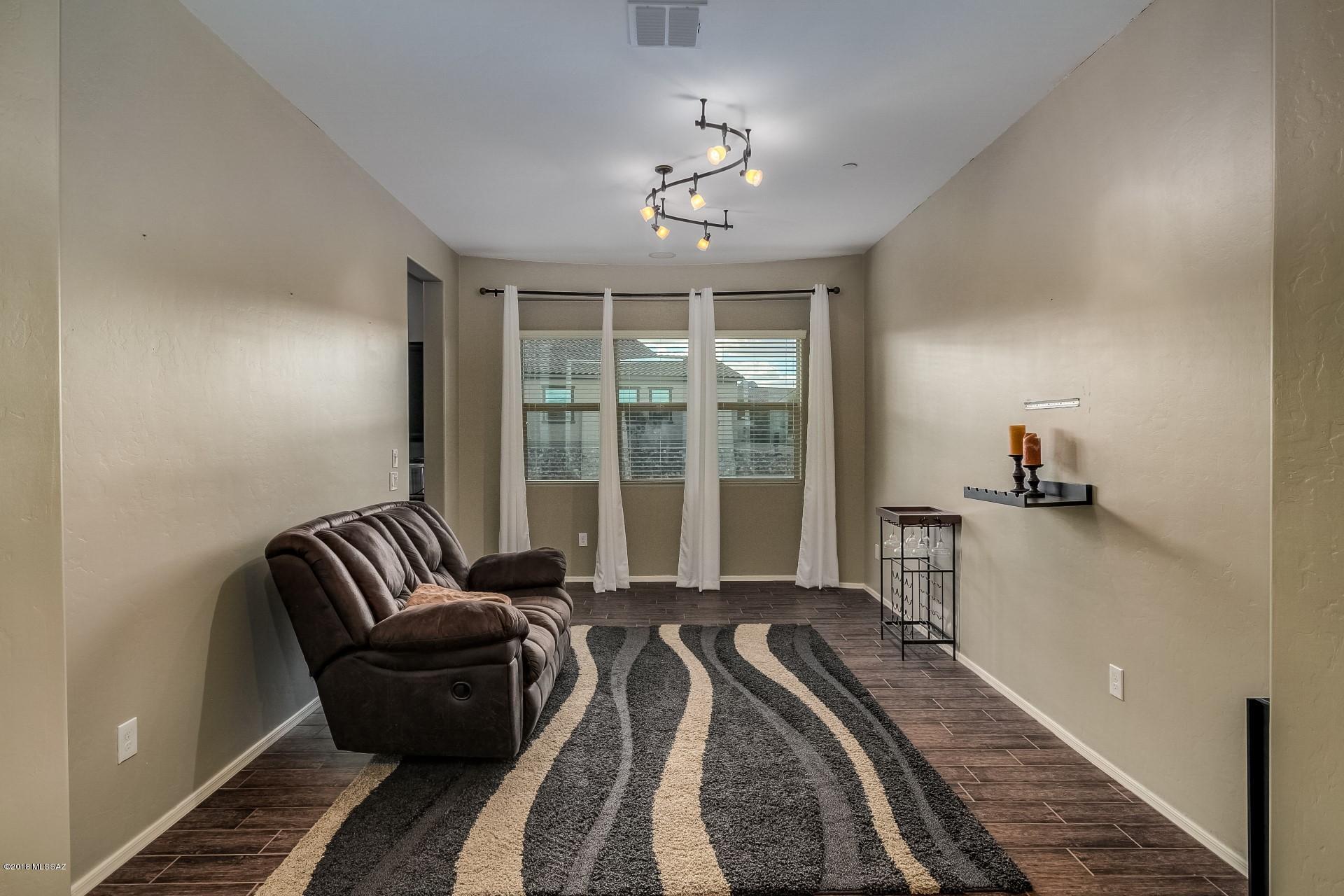 Silverbell West R-10 SQ20140800103 - Residential