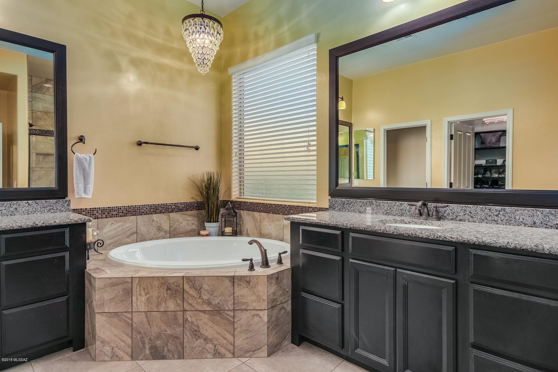 Silverbell West R-10 SQ20140800103 - Residential