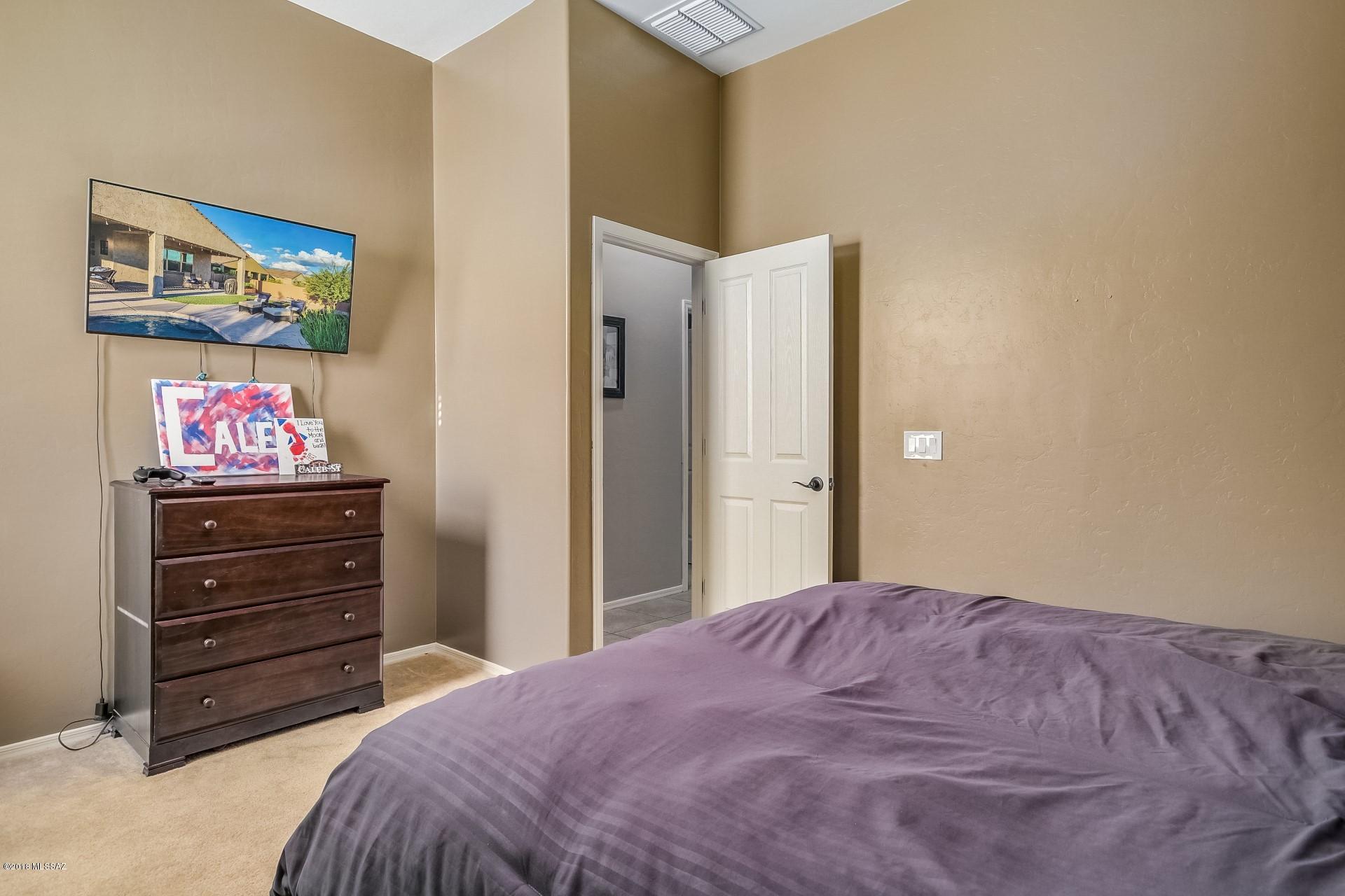 Silverbell West R-10 SQ20140800103 - Residential