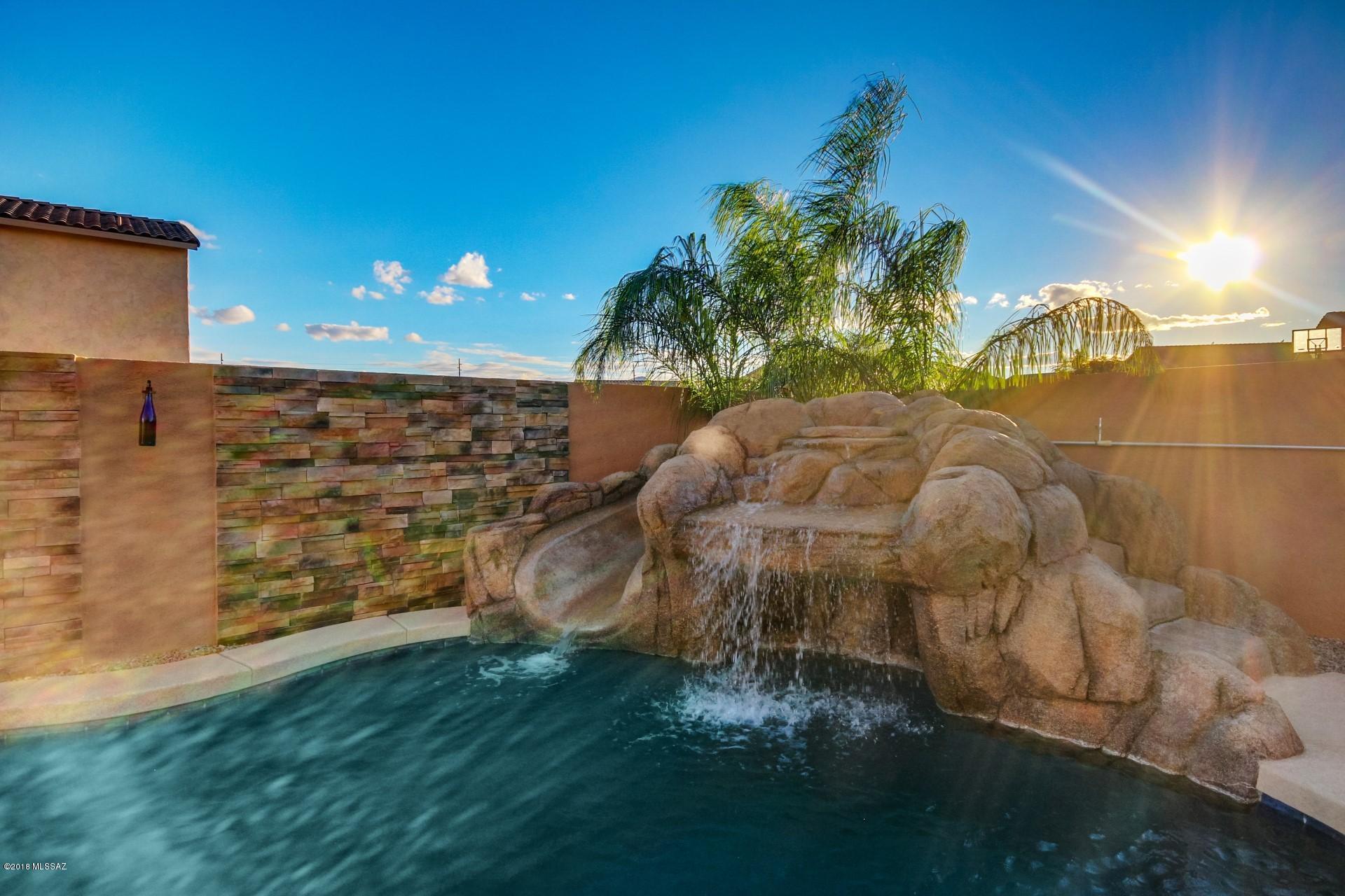 Silverbell West R-10 SQ20140800103 - Residential