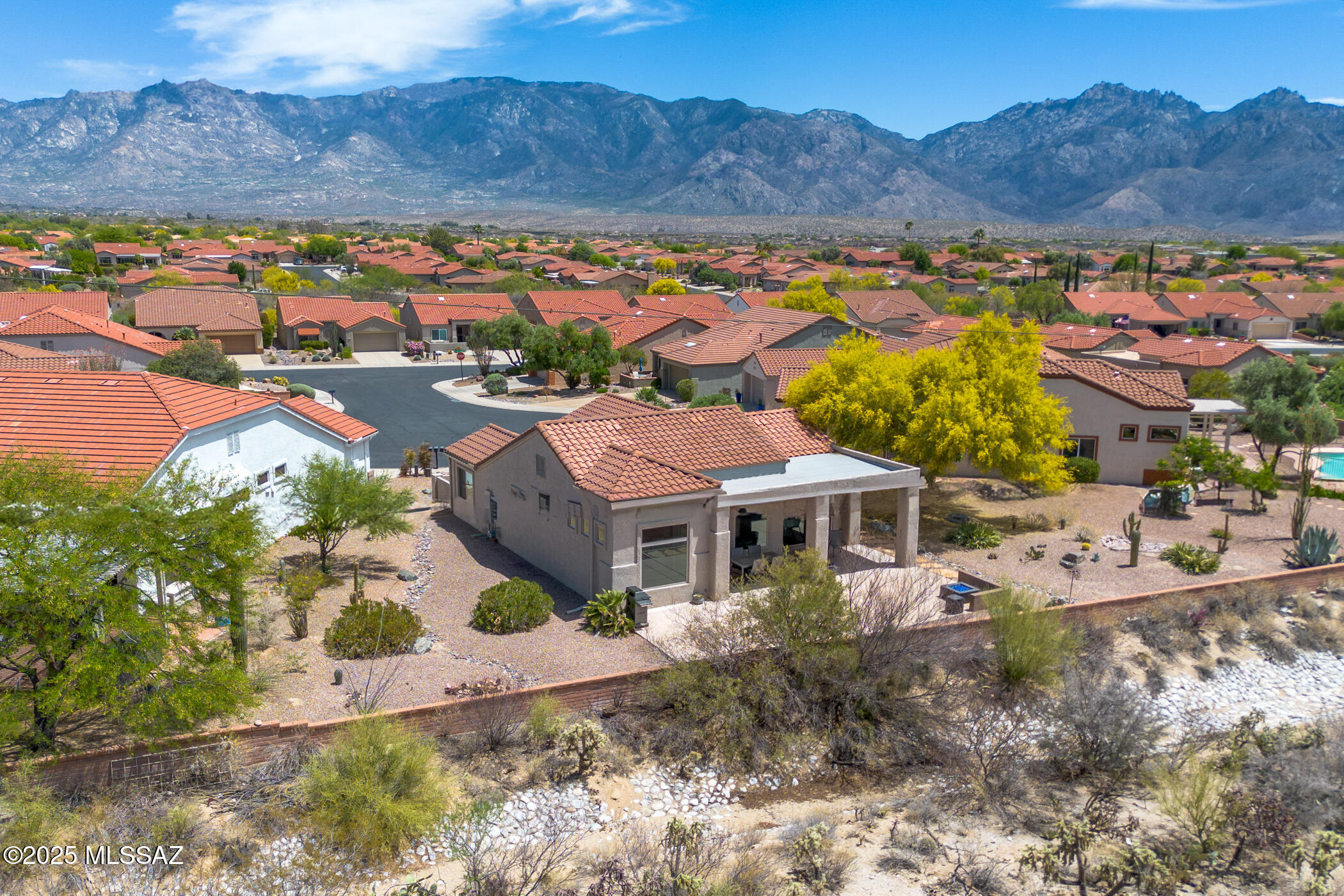 879 E Willow Bend Place