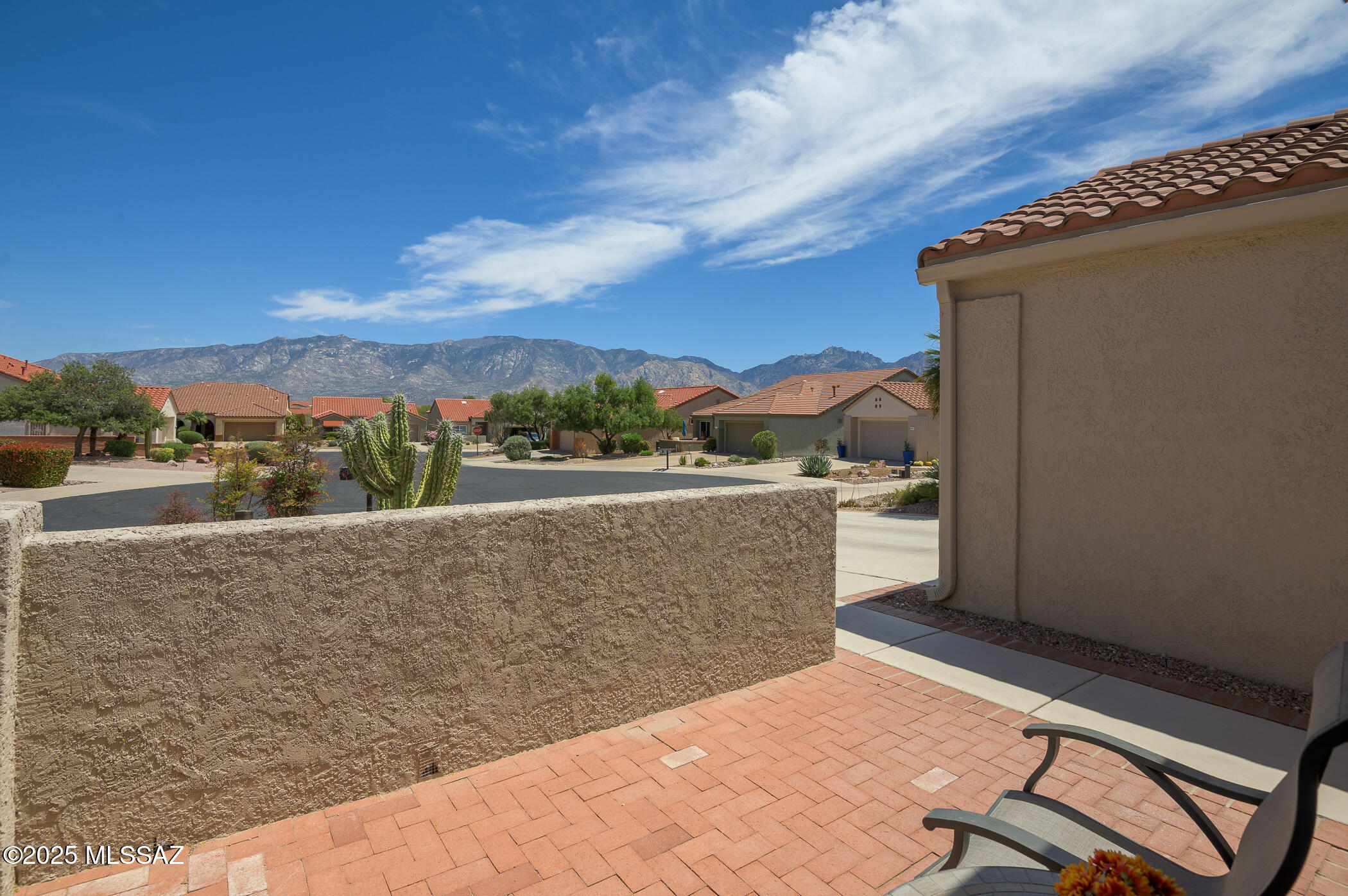 879 E Willow Bend Place