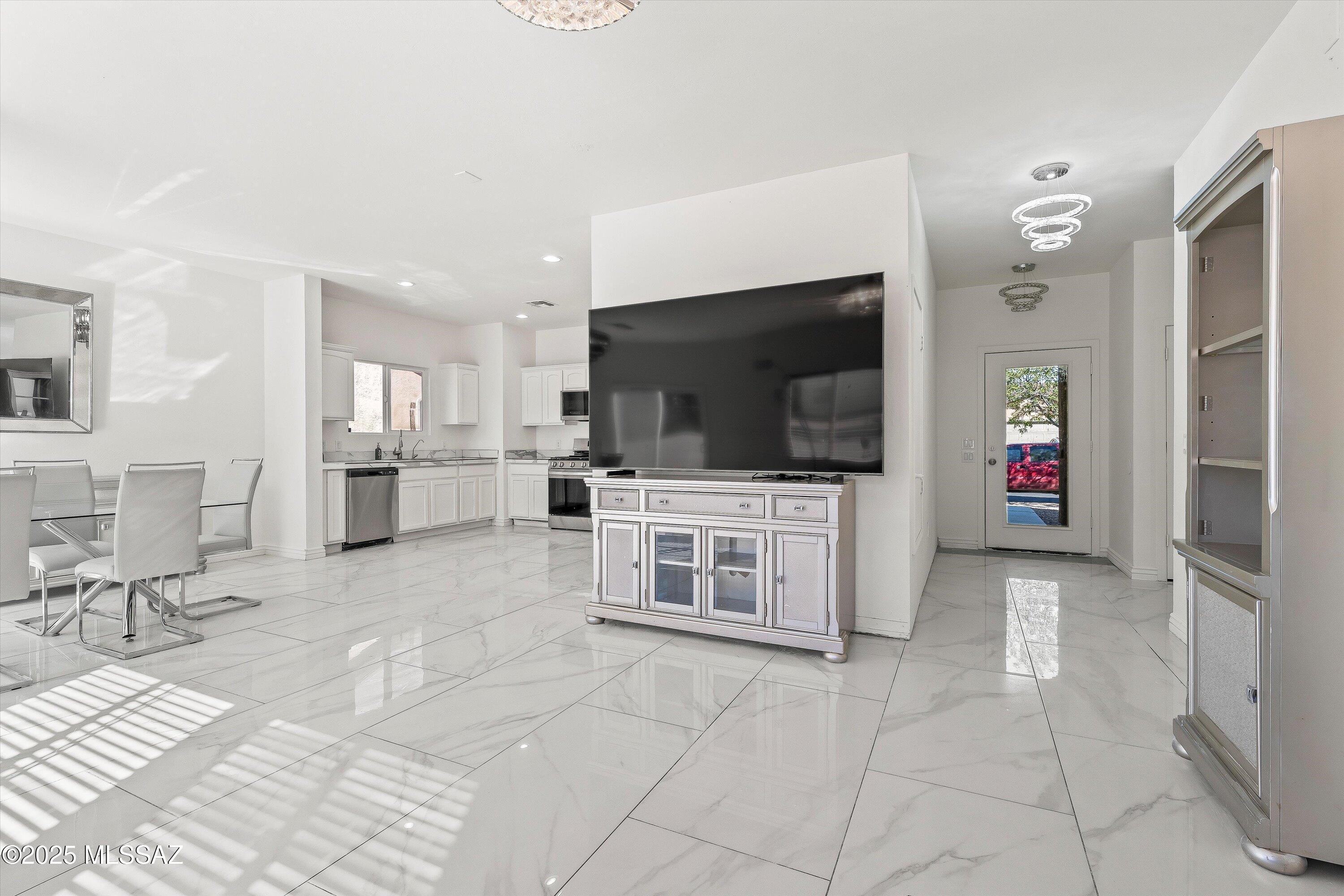 8367 W Kittiwake Lane