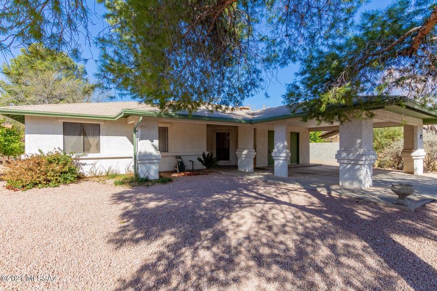 Don't miss out on this charming home on a quiet cul de sac lot! With mature trees and a spacious yard this house is a true gem! With 3 bedrooms and 2 bathrooms and a lovely kitchen there are many memories to be made.