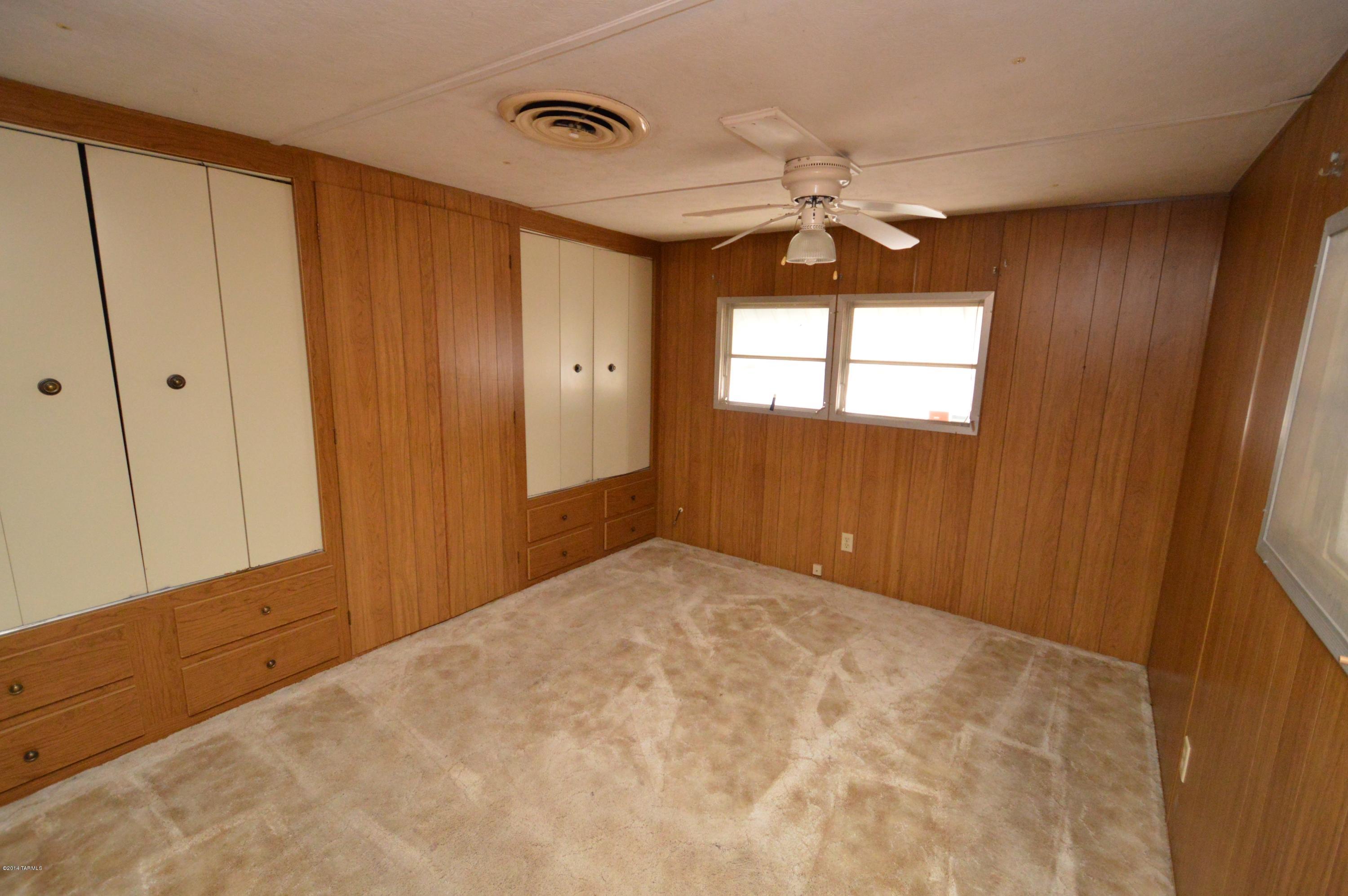 Cholla Manor (1-86) - Residential Lease