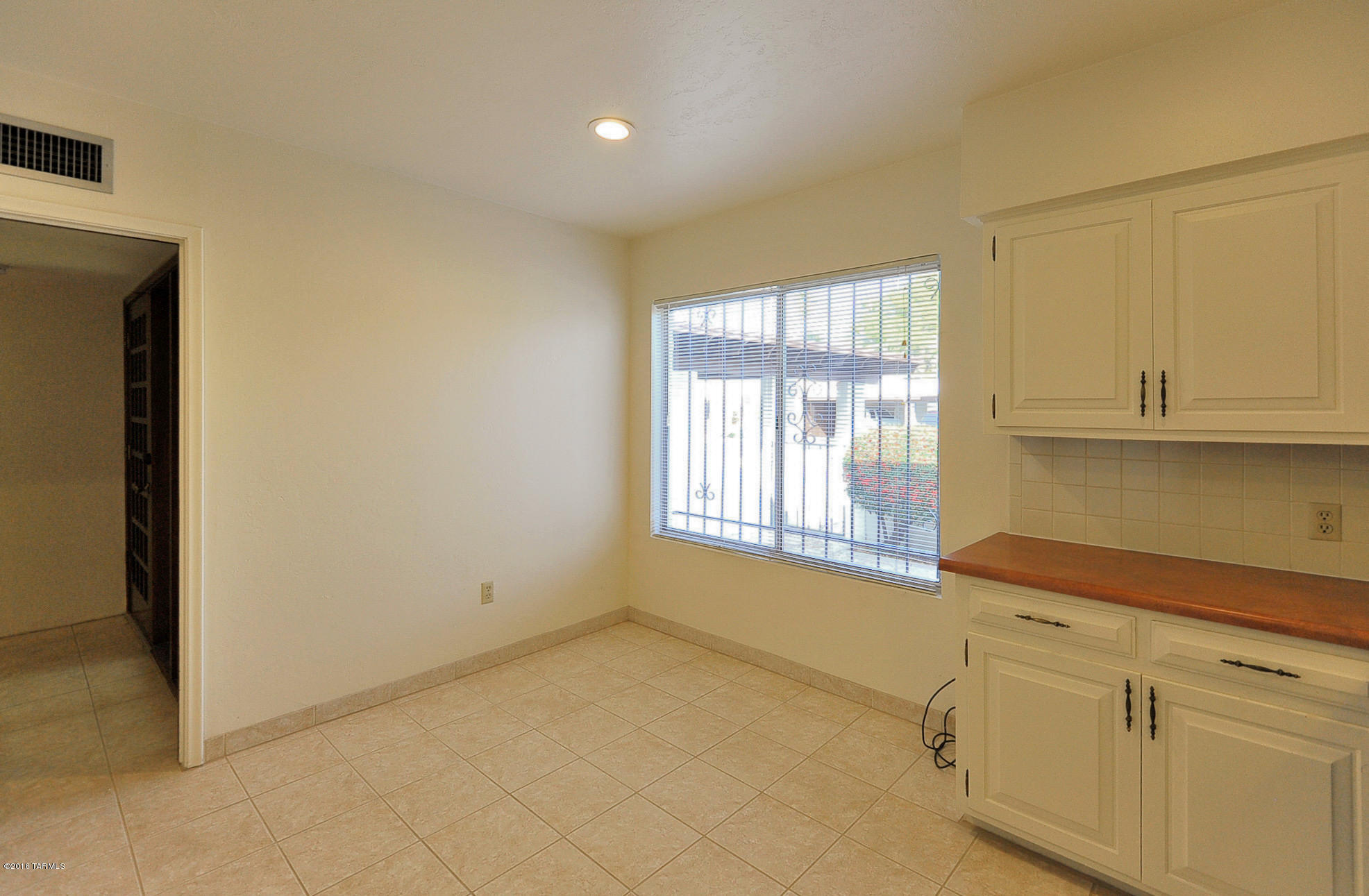 Via Entrada Townhouses - Residential Lease