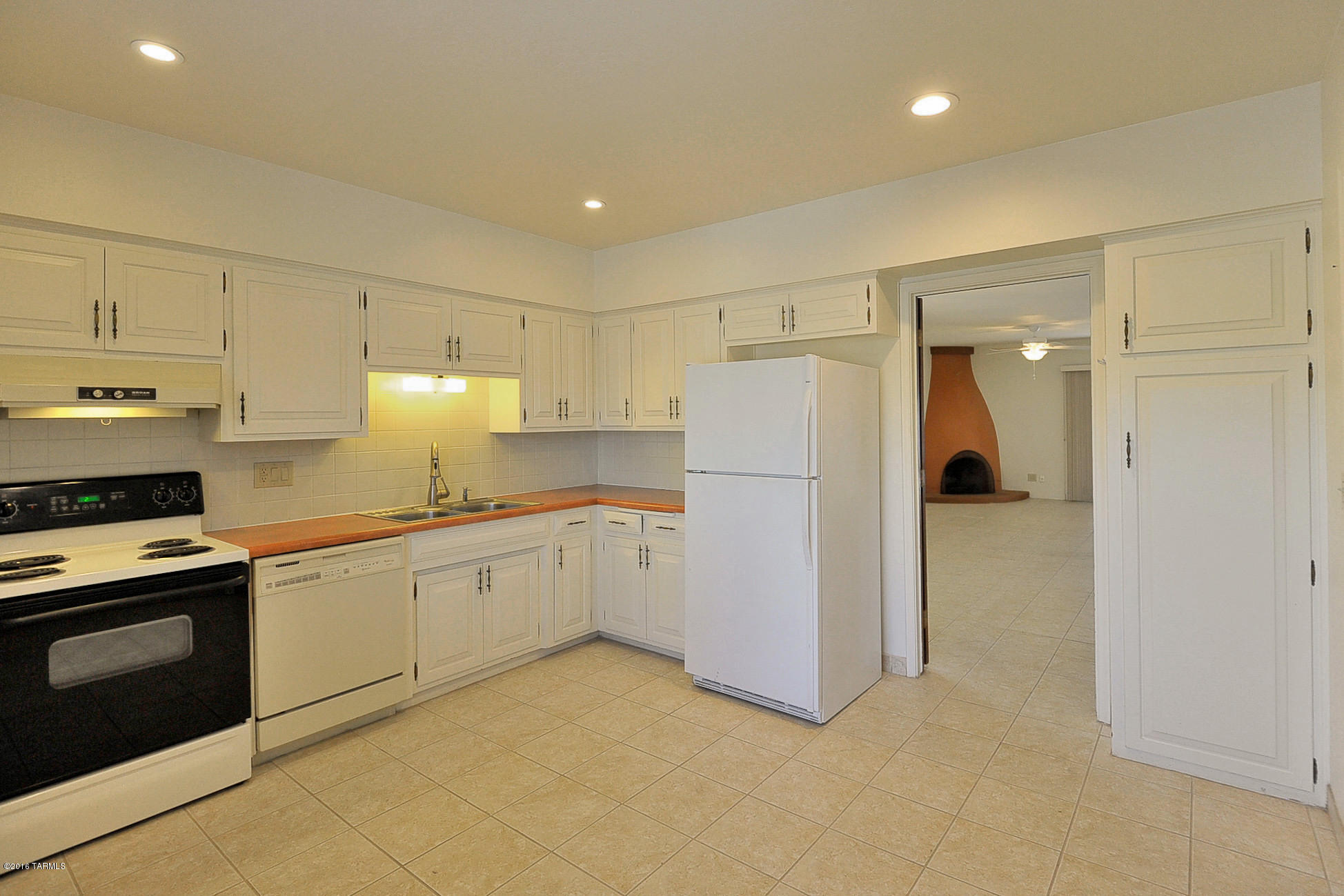 Via Entrada Townhouses - Residential Lease